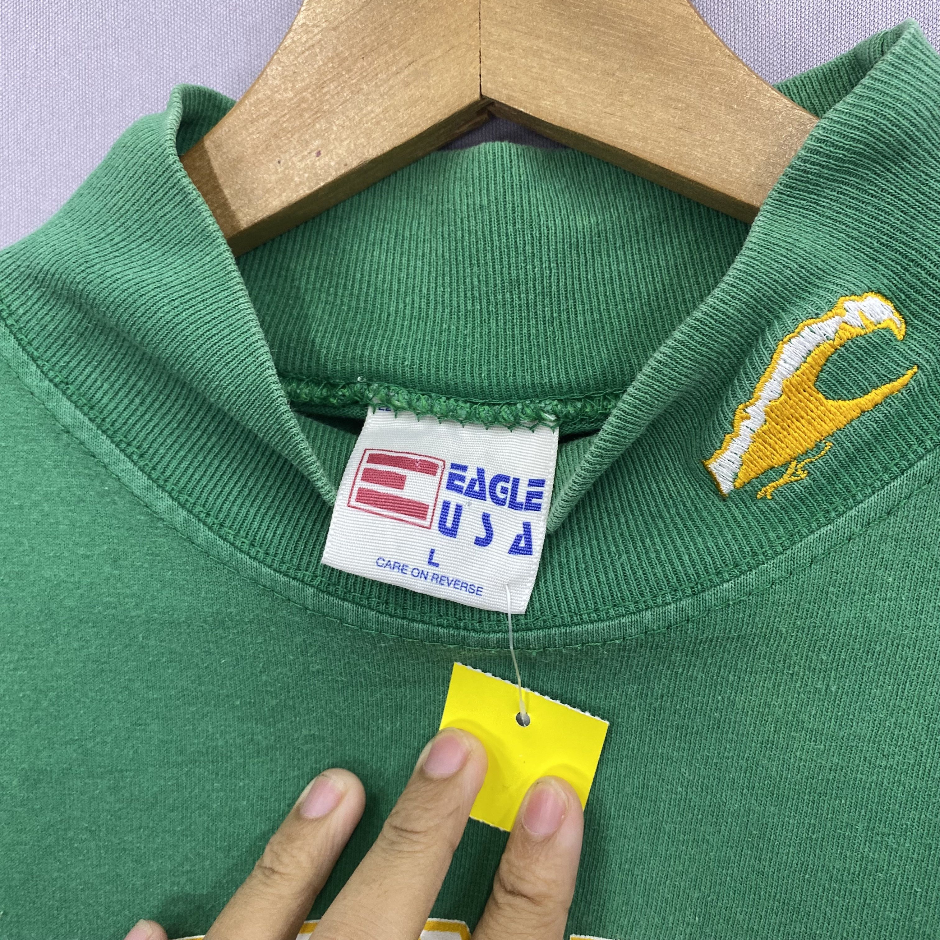 Vintage Vintage 90s Tulane Green Wave Football T-Shirt Crewneck Tee Size US L / EU 52-54 / 3 - 4 Thumbnail