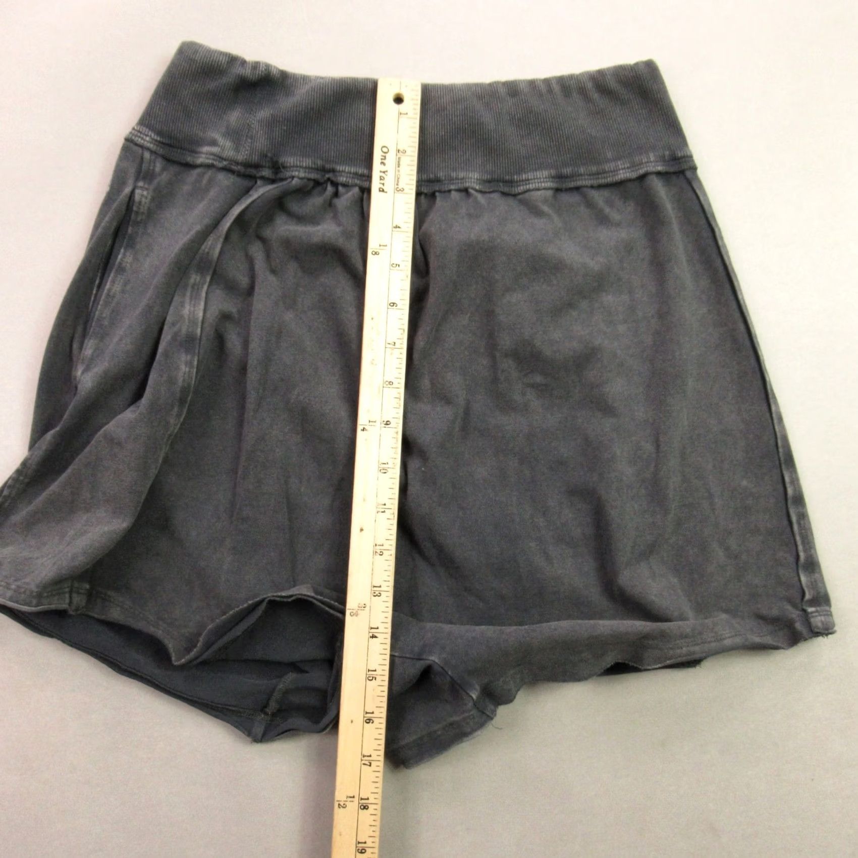 Vintage FP Movement Activewear Shorts Size S Dark Gray Ribbed Waist Casual Gym Women's Size 28" / US 6 / IT 42 - 8 Thumbnail