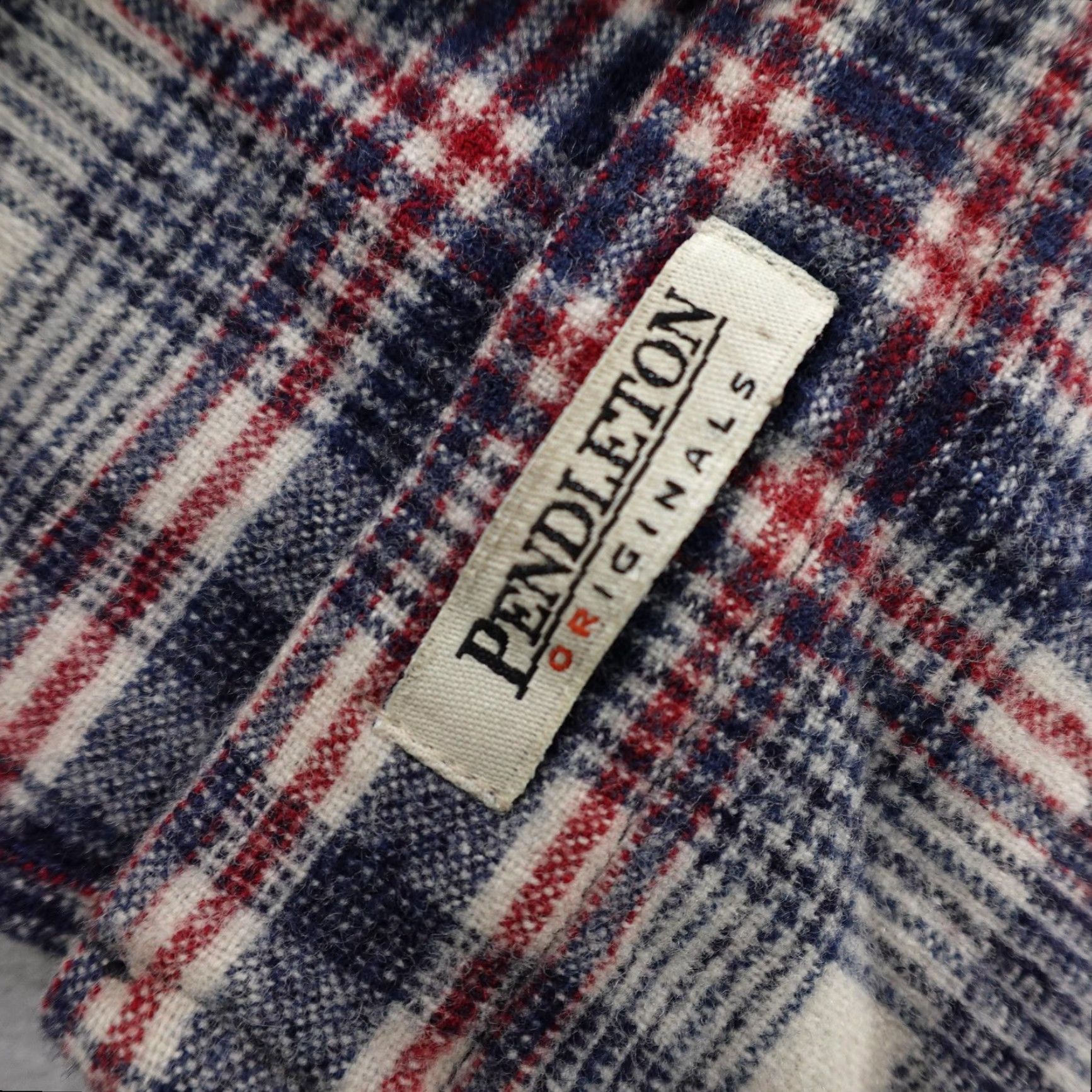 Pendleton VINTAGE Pendleton Shirt Womens Large Blue Plaid Wool Flannel Button Up Size L / US 10 / IT 46 - 5 Thumbnail