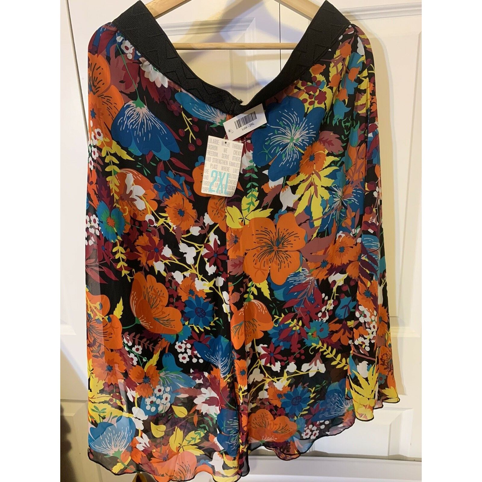 Other LulaRoe Woman’s Sz 2xL Skirt Lola Skirt Floral NWT lularoe Size 42" / US 20 - 3 Thumbnail