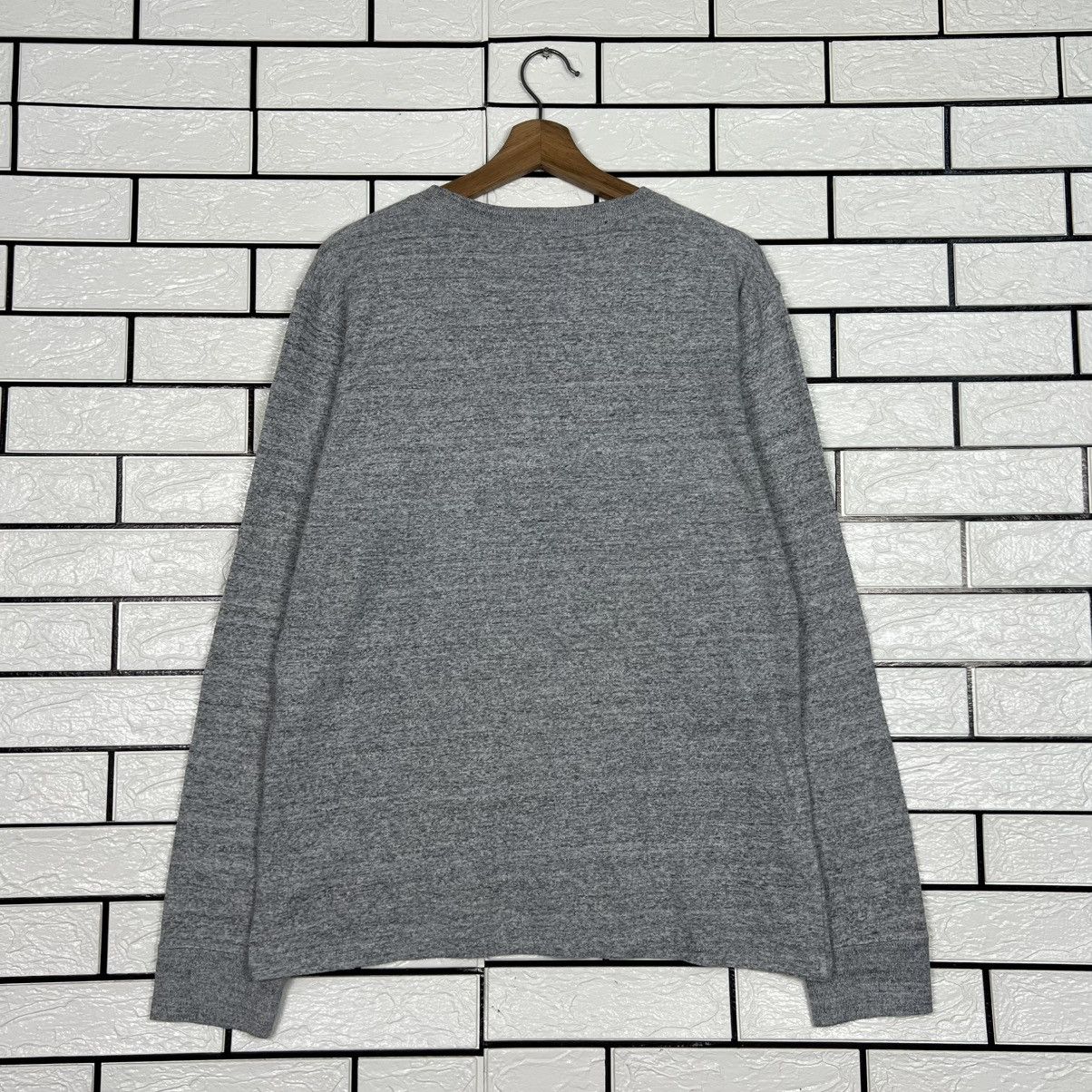 Champion CHAMPION Single Pocket Long Sleeve Tees Sweater #4073-C185 Size US L / EU 52-54 / 3 - 12 Thumbnail