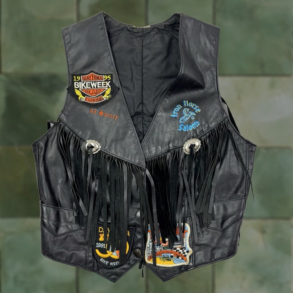 Harley Davidson VINTAGE Leather Biker Vest Womens M Black Harley Davidson 90s Patches Travel Casual Men? Womens Size M / US 6-8 / IT 42-44 - 1 Thumbnail