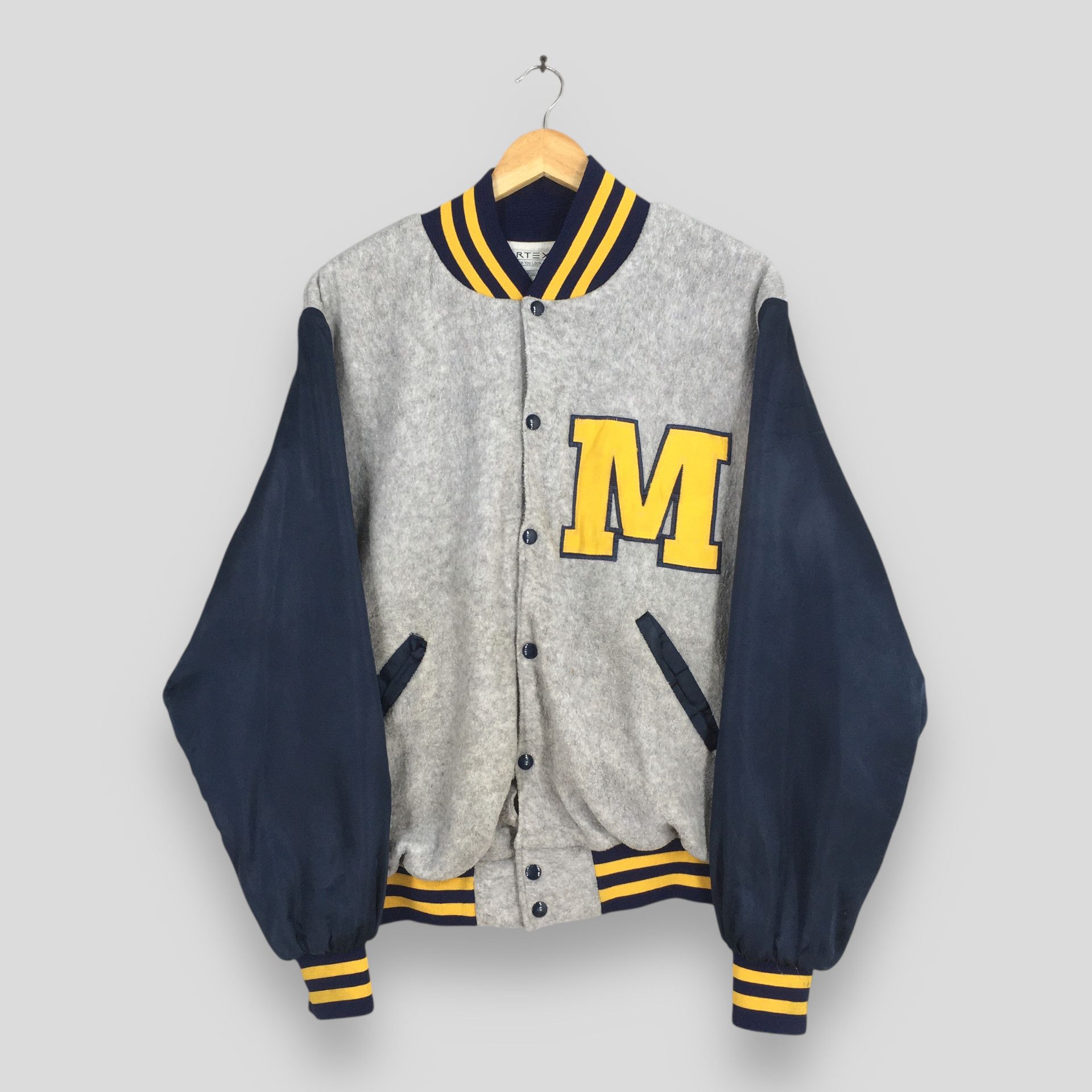 NCAA Vintage Michigan Wolverines Windbreaker Jacket XL Size US XL / EU 56 / 4 - 1 Thumbnail