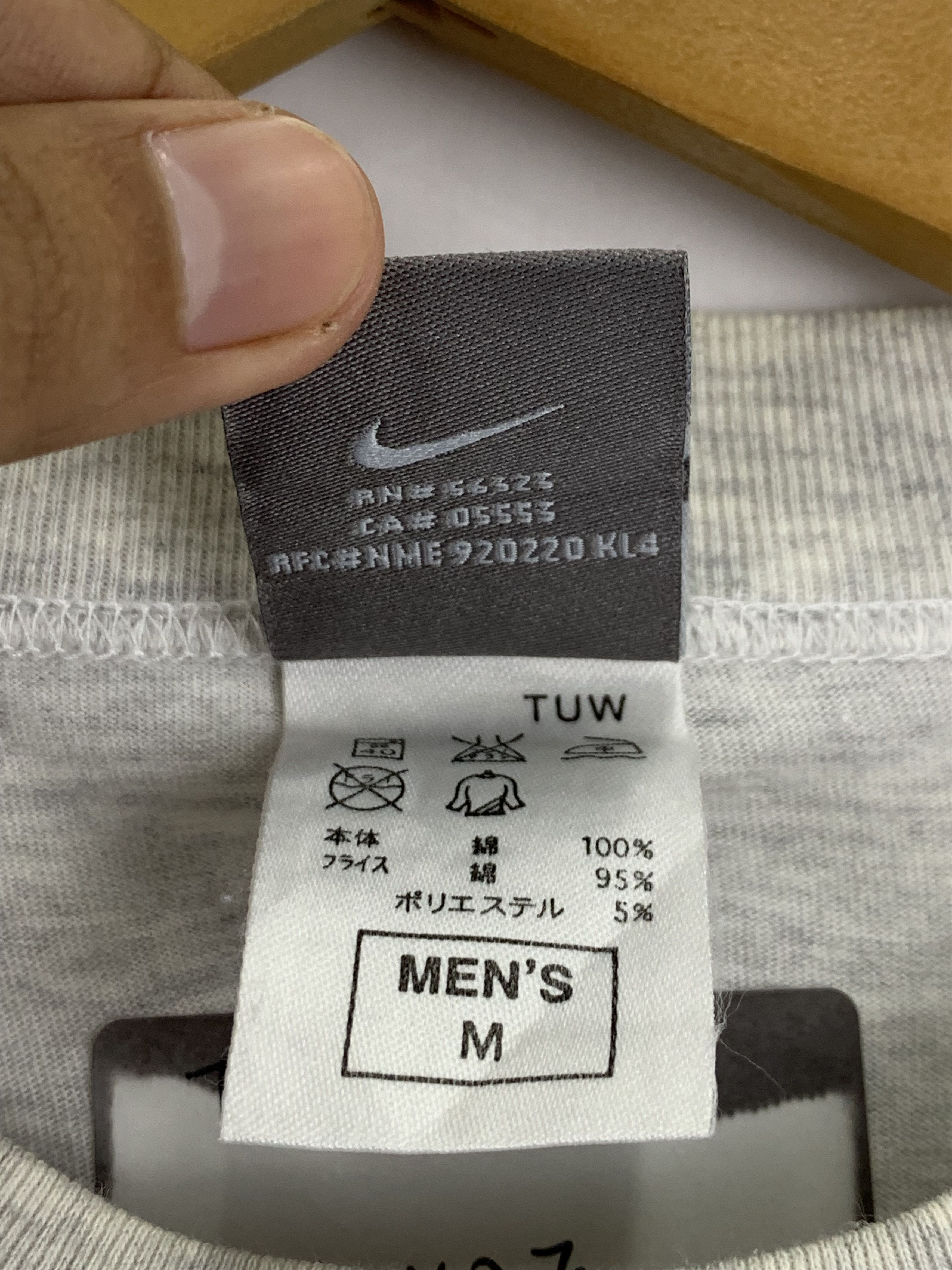 Nike × Vintage Vintage Y2K Nike Swoosh Center T Shirt TA0221 Size US M / EU 48-50 / 2 - 6 Thumbnail