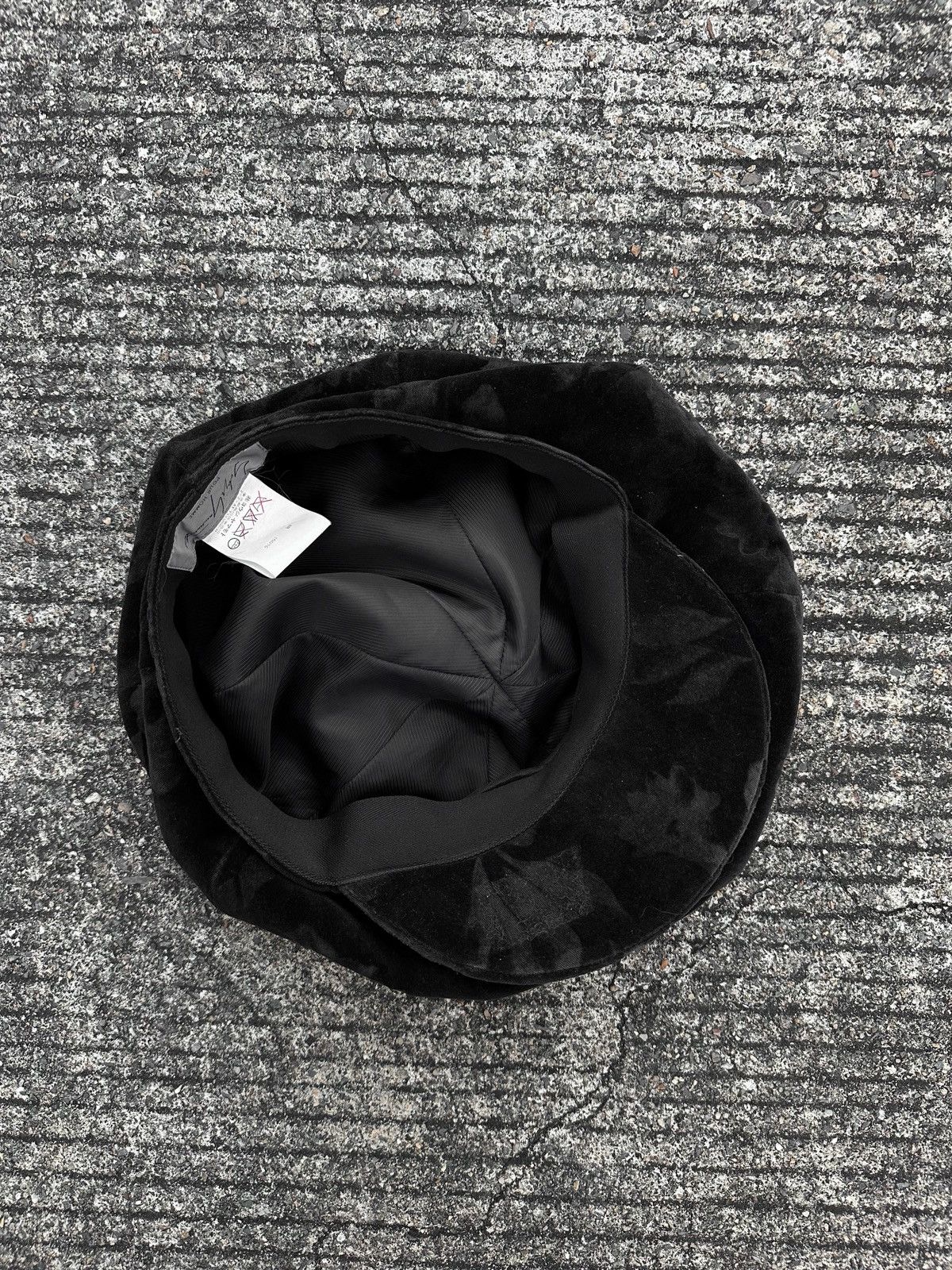 Yohji Yamamoto Yohji Yamamoto Pour Homme AW01 Runway Velvet Casquette Size ONE SIZE - 10 Thumbnail