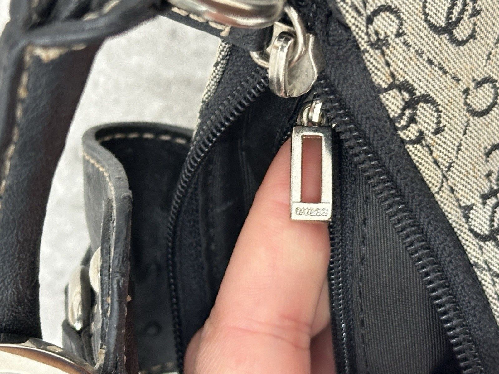 Guess Guess Vintage Mini Hand Bag Monogram y2k Swag 90`s Size ONE SIZE - 12 Thumbnail