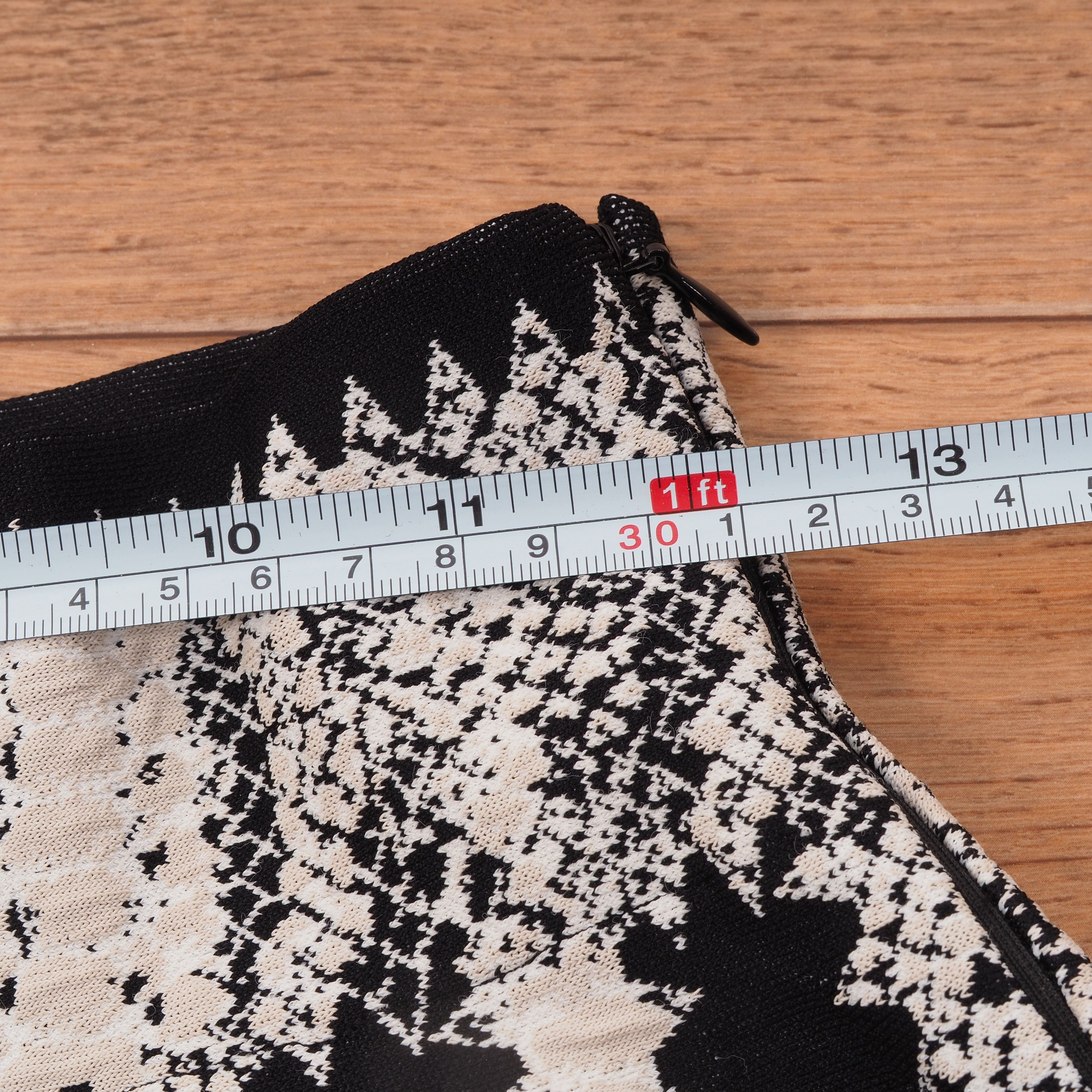 Alexander McQueen × Vintage Alexander McQueen Vintage Women's Knit Flare Skirt Size 27" / US 4 / IT 40 - 6 Thumbnail