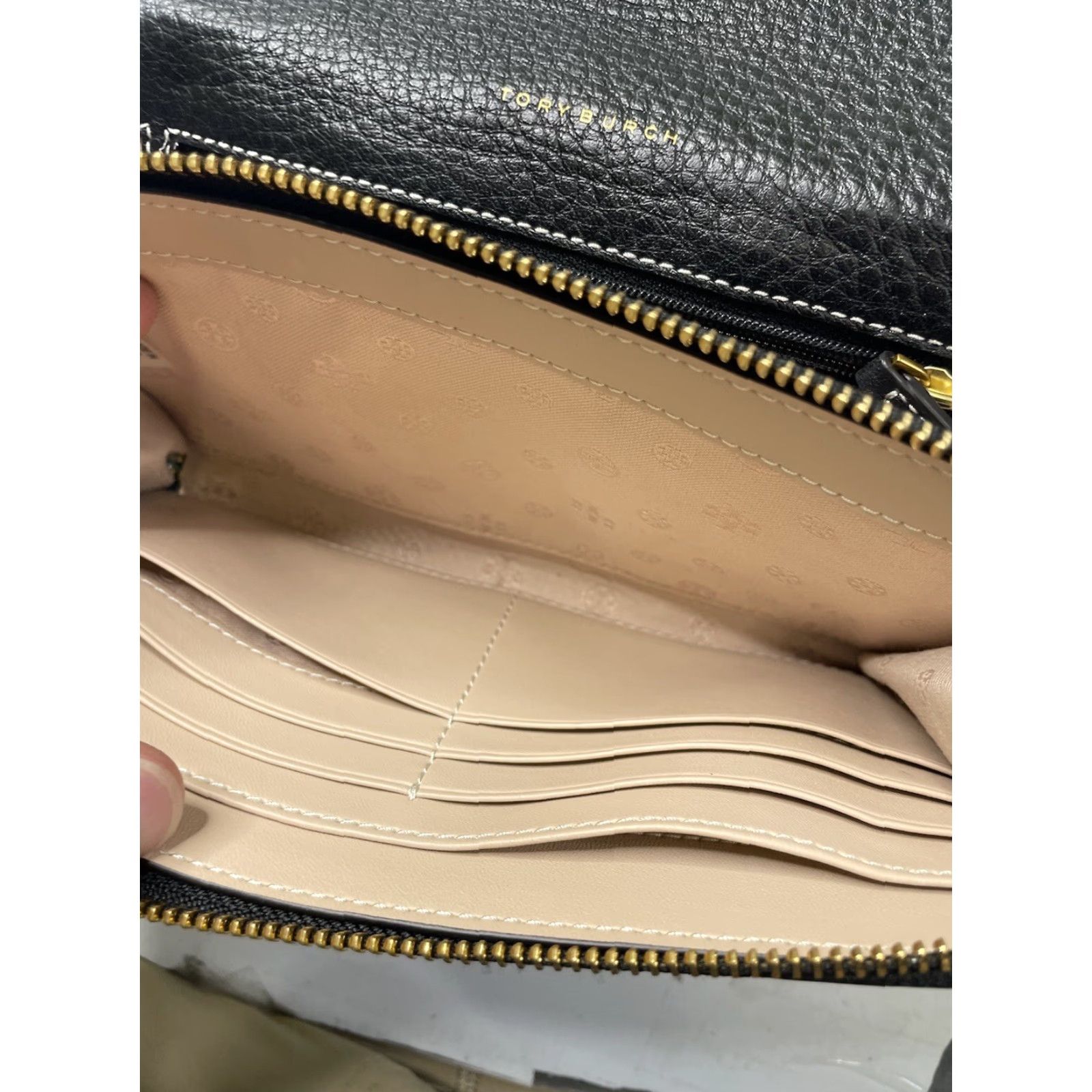 Tory Burch TORY BURCH PERFORATED LOGO FLAT WALLET CROSS BODY BLACK LEATHER CROSSBODY SMALL WOMEN 5" x 8" PEbbled ID: 190041556984 Size ONE SIZE - 6 Thumbnail