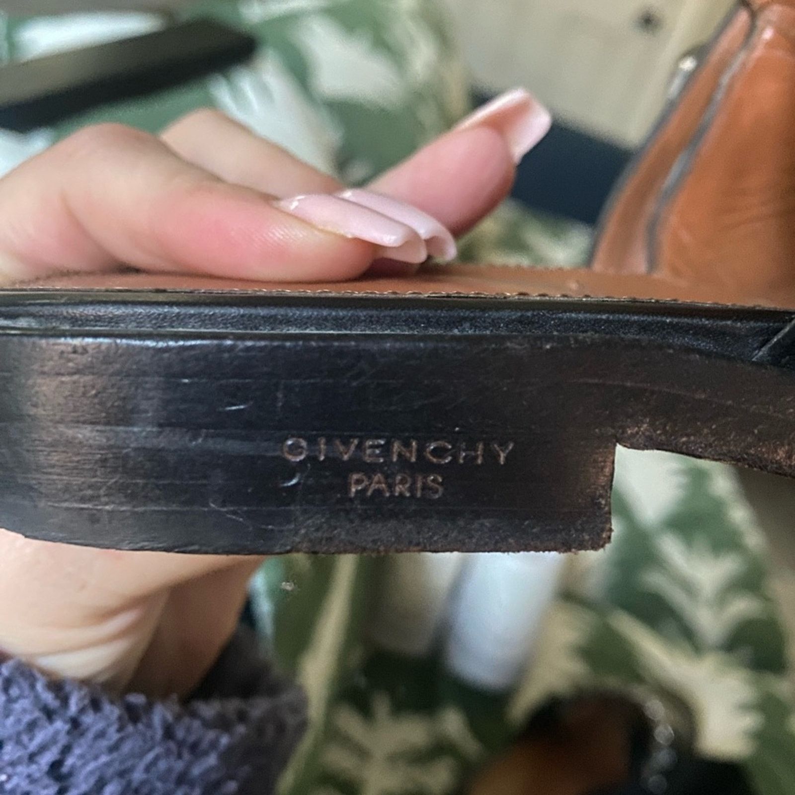 Givenchy GIVENCHY Leather Chain-Link Accents Mules Noir Black 37 Size US 7 / IT 37 - 7 Thumbnail