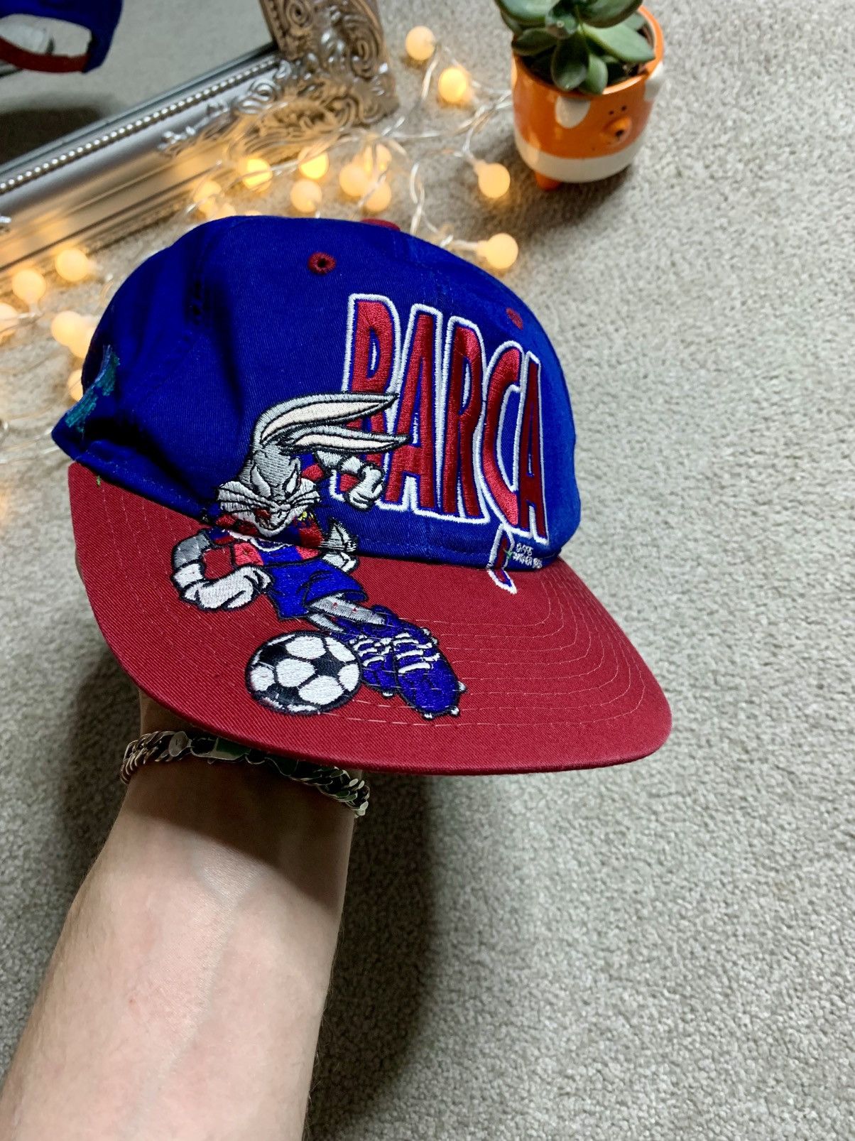 Warner Bros Rare Deadstock Vintage 1995 Bugs Bunny Barcelona Snap Hat Size ONE SIZE - 1 Thumbnail