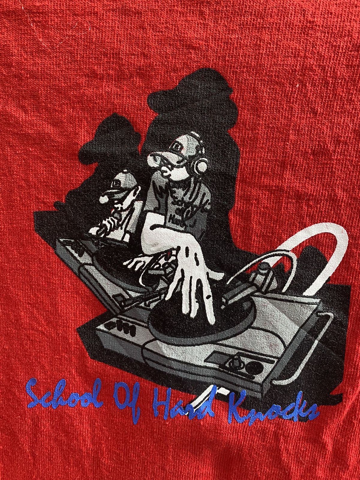 Vintage SCHOOL OF HARD KNOCK TSHIRT Size US L / EU 52-54 / 3 - 8 Thumbnail
