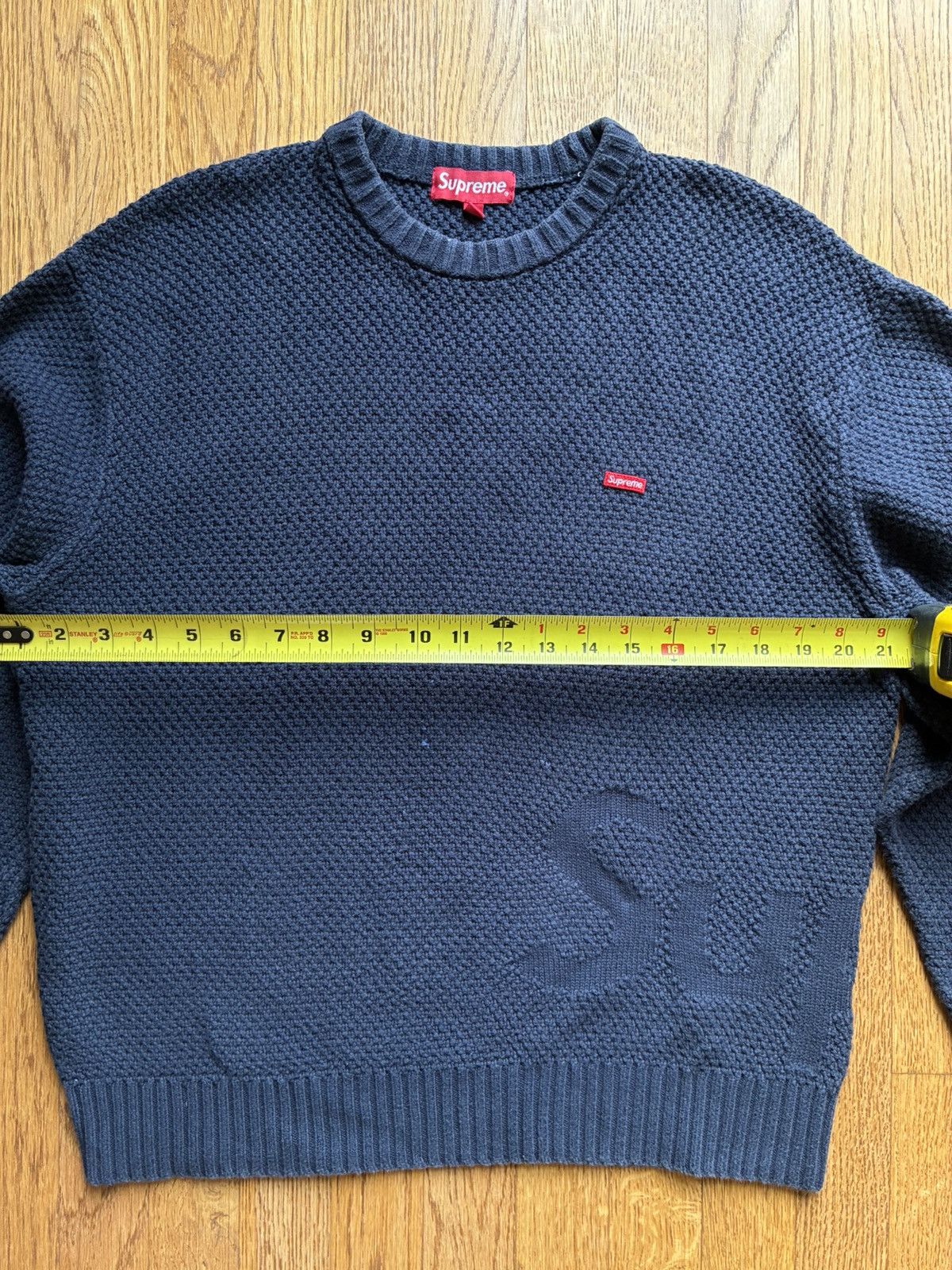 Supreme Supreme Textured Small Box Logo Navy Sweater Sz M Size US M / EU 48-50 / 2 - 11 Thumbnail