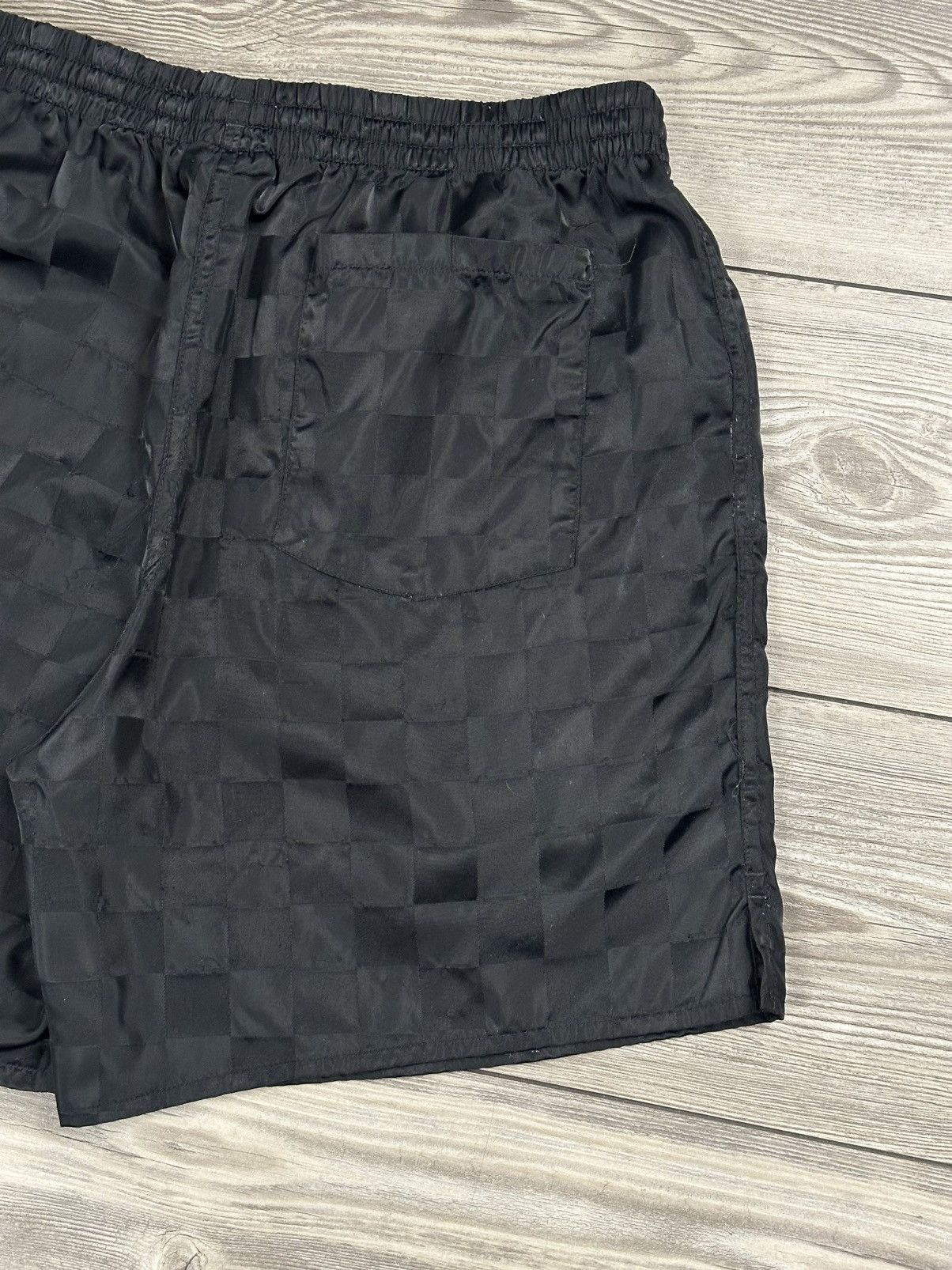 Umbro Vintage Umbro Checkered Shorts Size US 29 - 5 Thumbnail