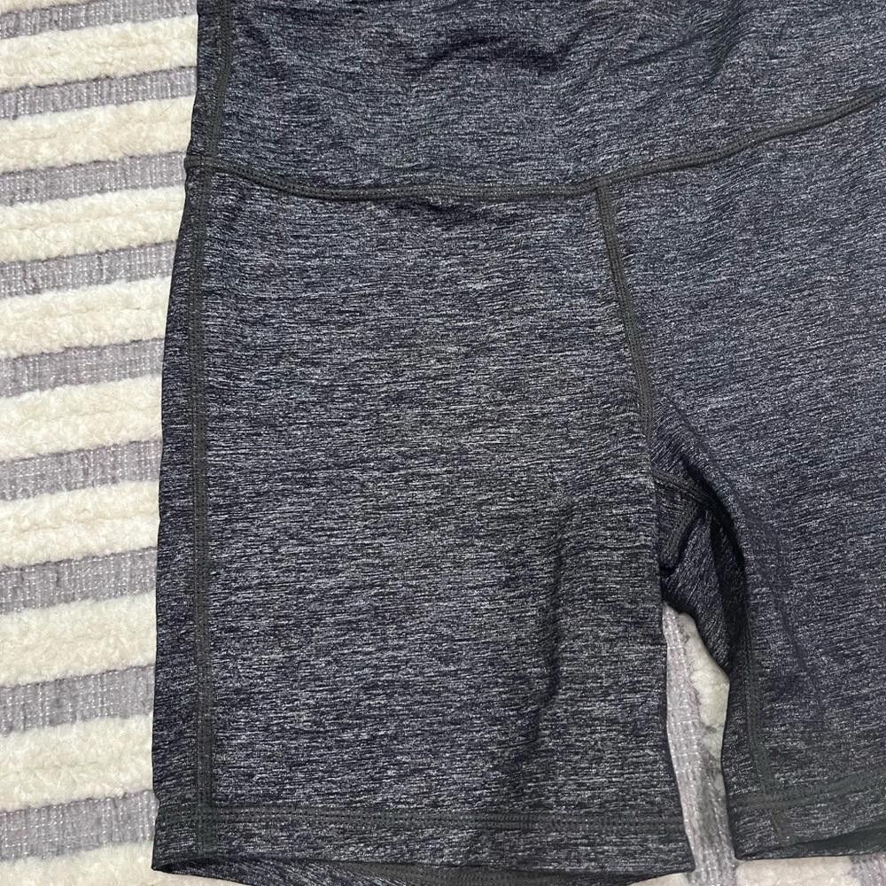 Designer Athleta biker shorts size medium Size 32" / US 10 / IT 46 - 2 Thumbnail