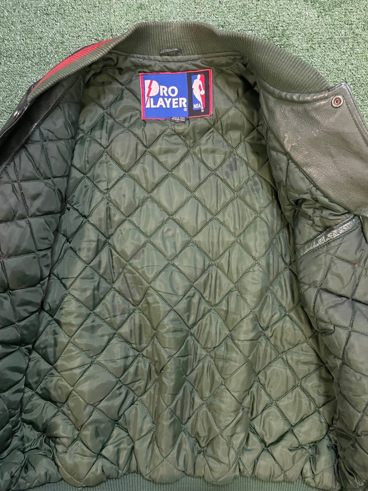 Pro Player Vintage 1990s Seattle Sonics pro player leather jacket Size US L / EU 52-54 / 3 - 6 Thumbnail
