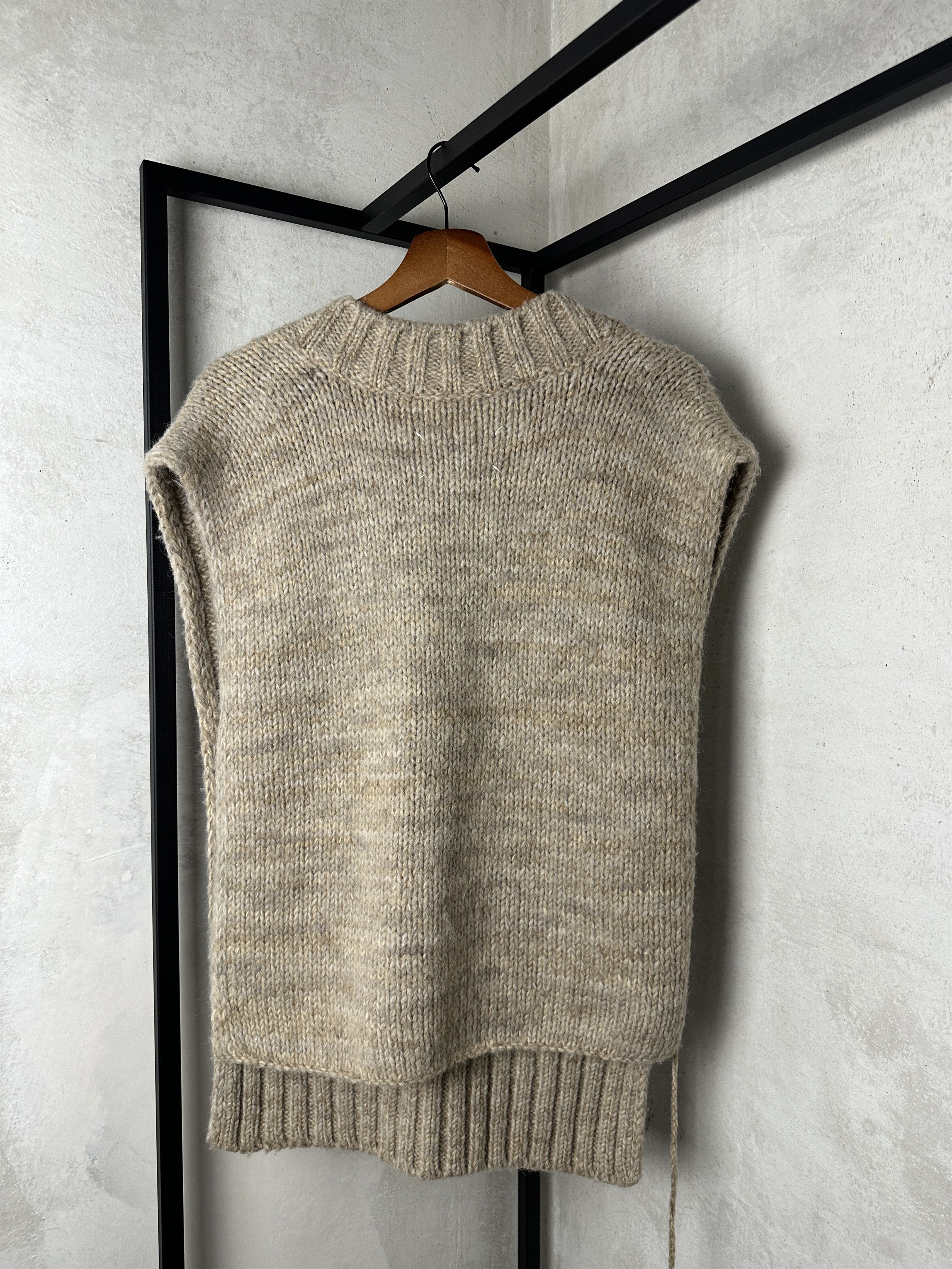 Maison Margiela MAISON MARGIELA Alpaca Wool Sweater Vest Size M / US 6-8 / IT 42-44 - 7 Thumbnail