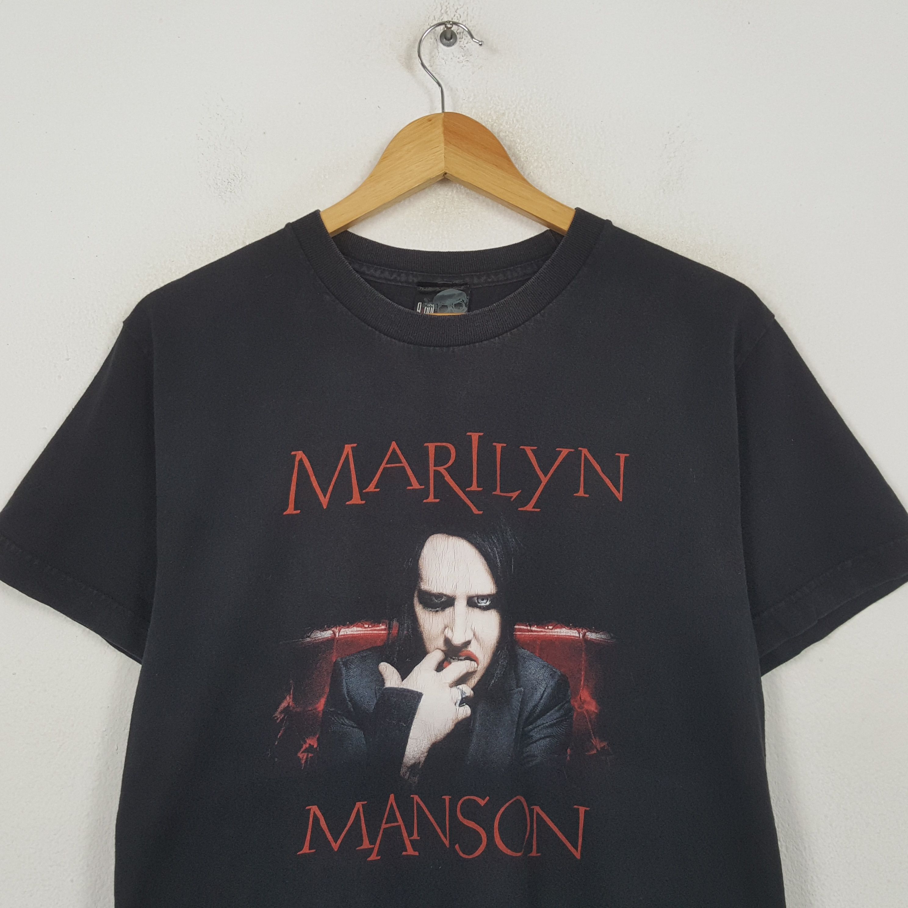 Band Tees Vintage Marilyn Manson American Singer T-shirt RR24 Size US S / EU 44-46 / 1 - 2 Thumbnail