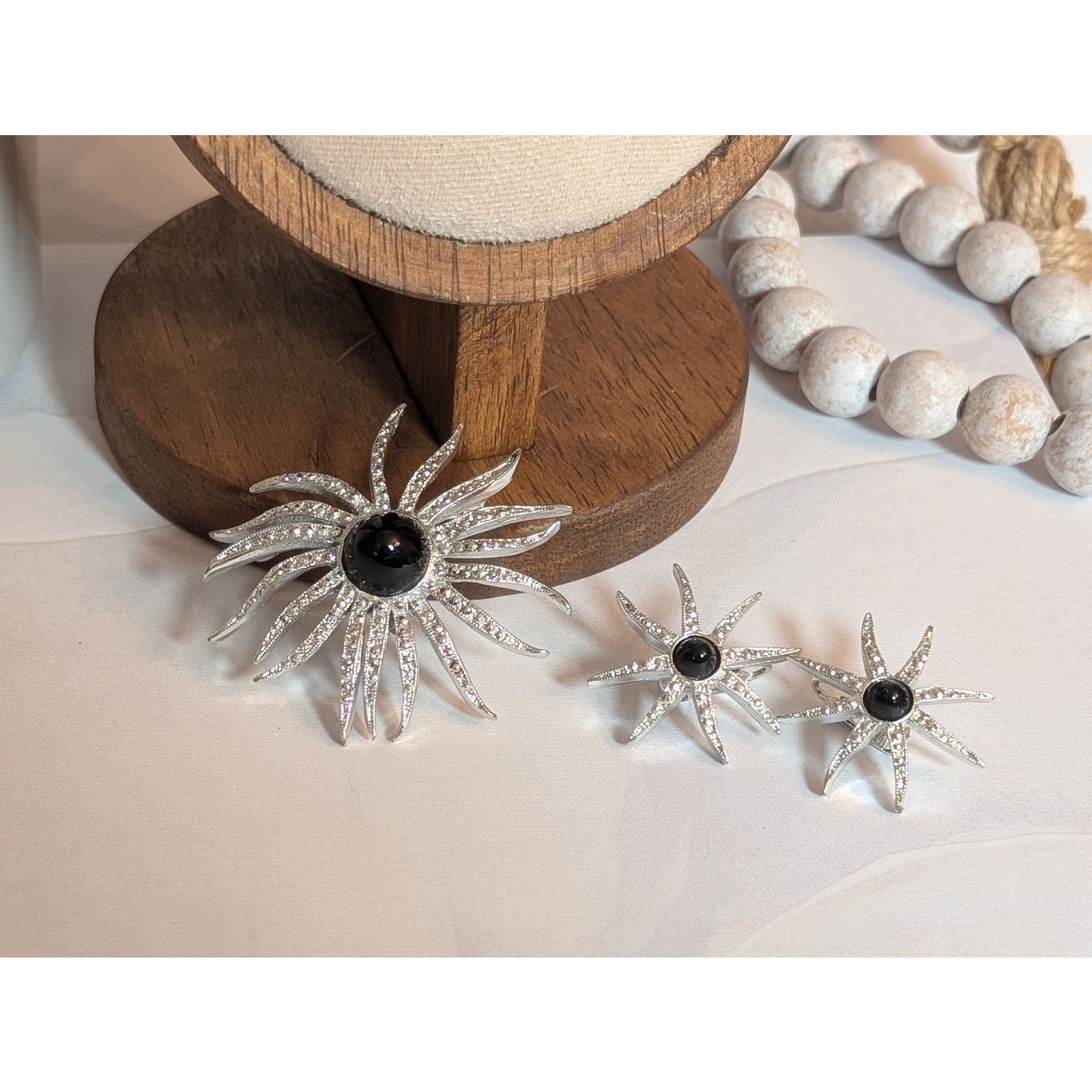 Vintage VTG 1969 Emmons Sea Beauty Silver-Tone Brooch & Earring Set Size ONE SIZE - 1 Thumbnail