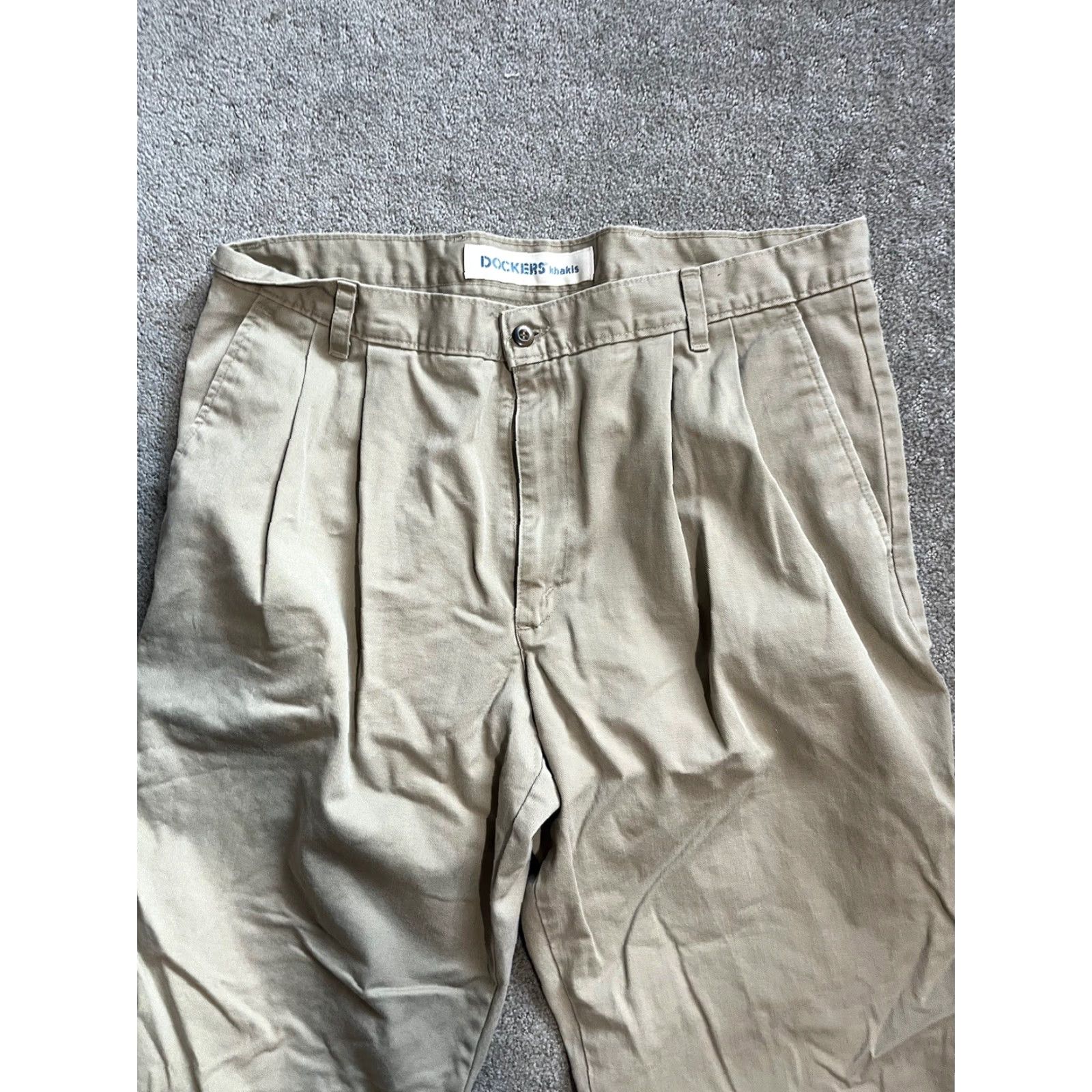 Dockers Dockers: Men’s 38x25 Beige Pleated Khaki Classic Fit Dress Pants Hemmed Size US 38 / EU 54 - 4 Thumbnail