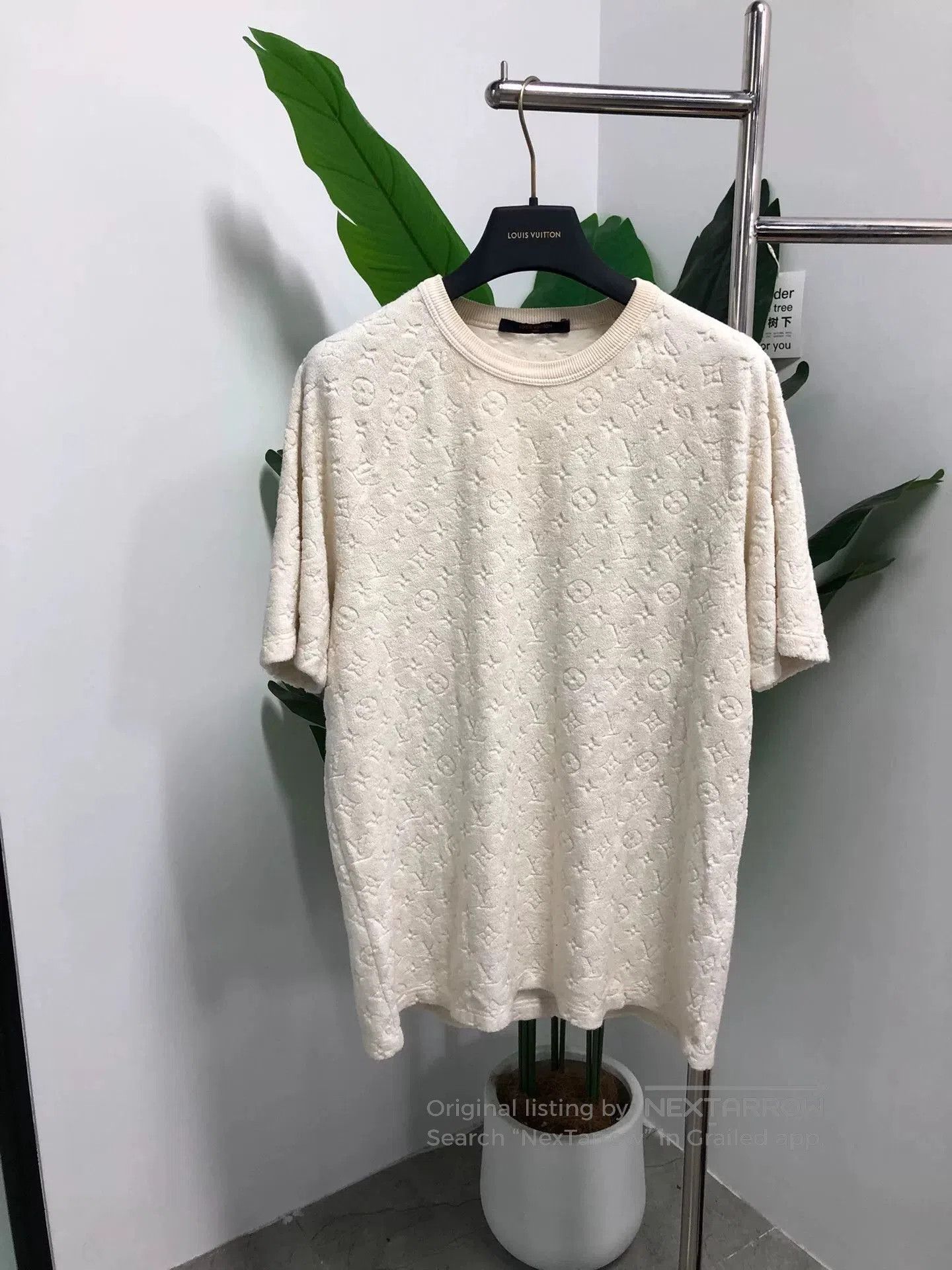 louis vuitton cream short sleeve t.