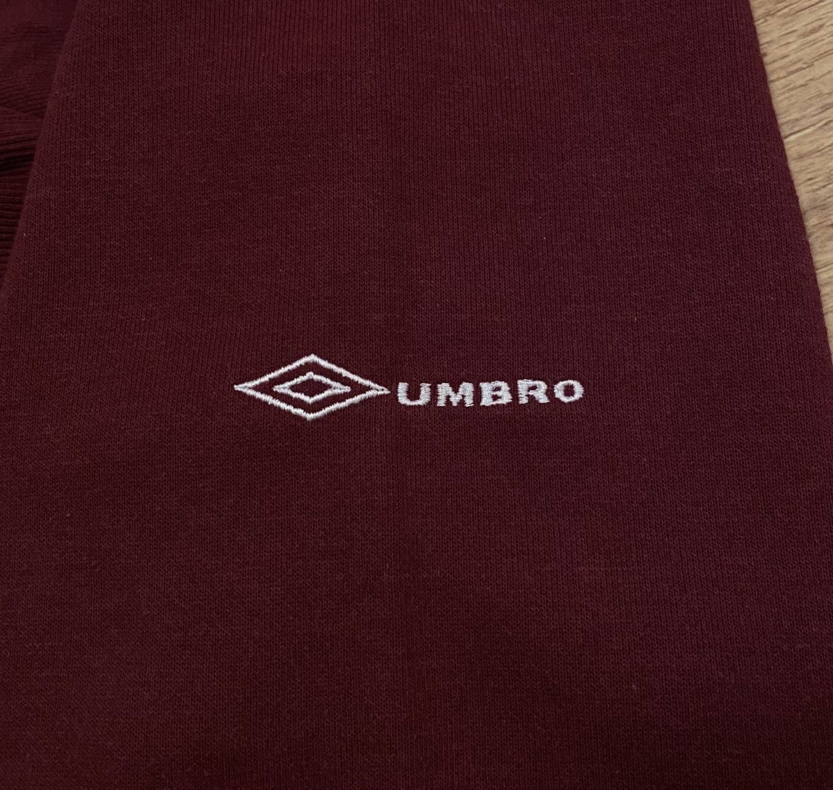 Umbro Umbro Big Logo Burgundy Sweatshirt x Vintage x Streetwear Size US XL / EU 56 / 4 - 6 Thumbnail