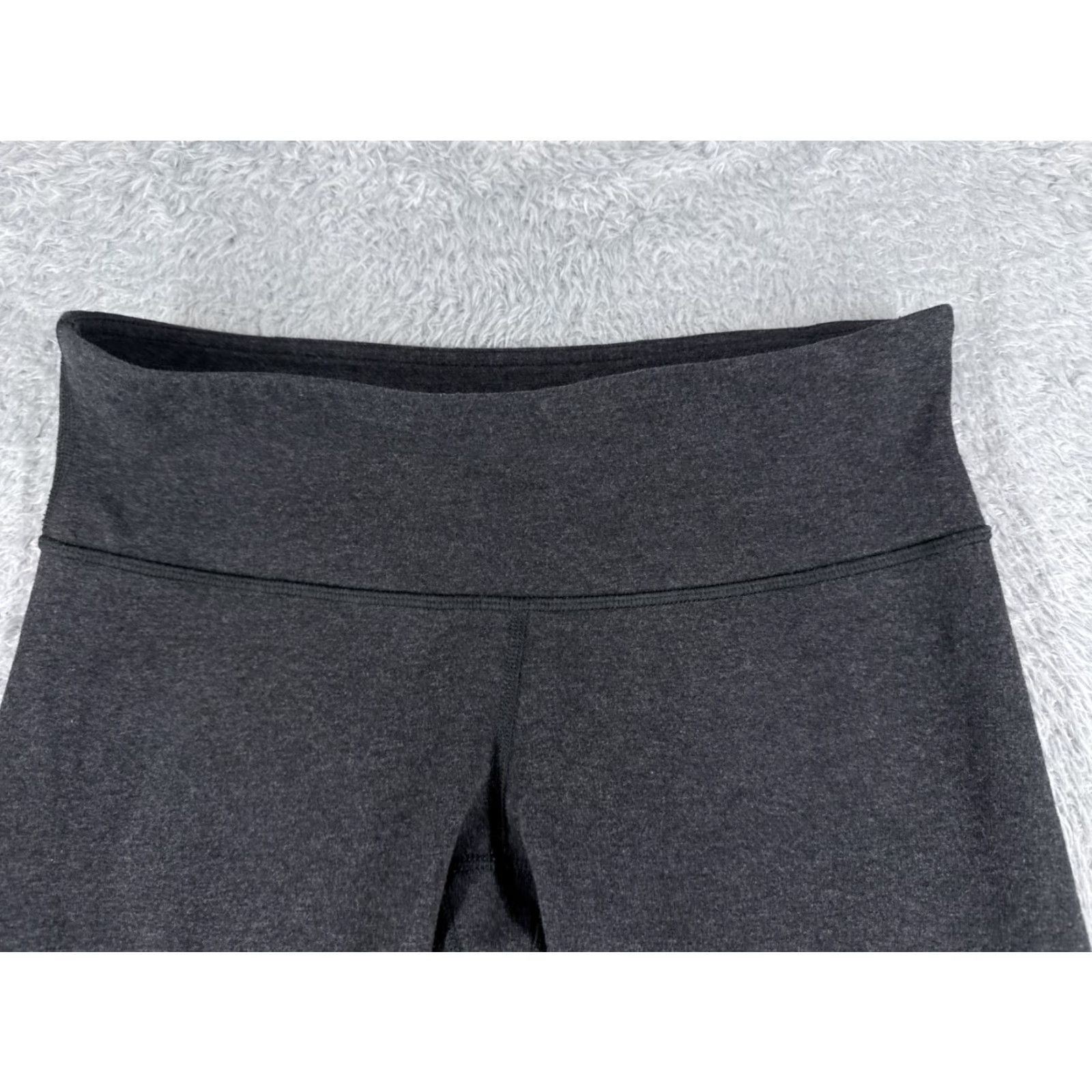 Lululemon Lululemon Pants Womens 8 Gray Wunder Under Low Rise Crop 20" Yoga Gym Cropped Leggings Pockets 8 Gray Activewear Womens Size 30" / US 8 / IT 44 - 4 Thumbnail