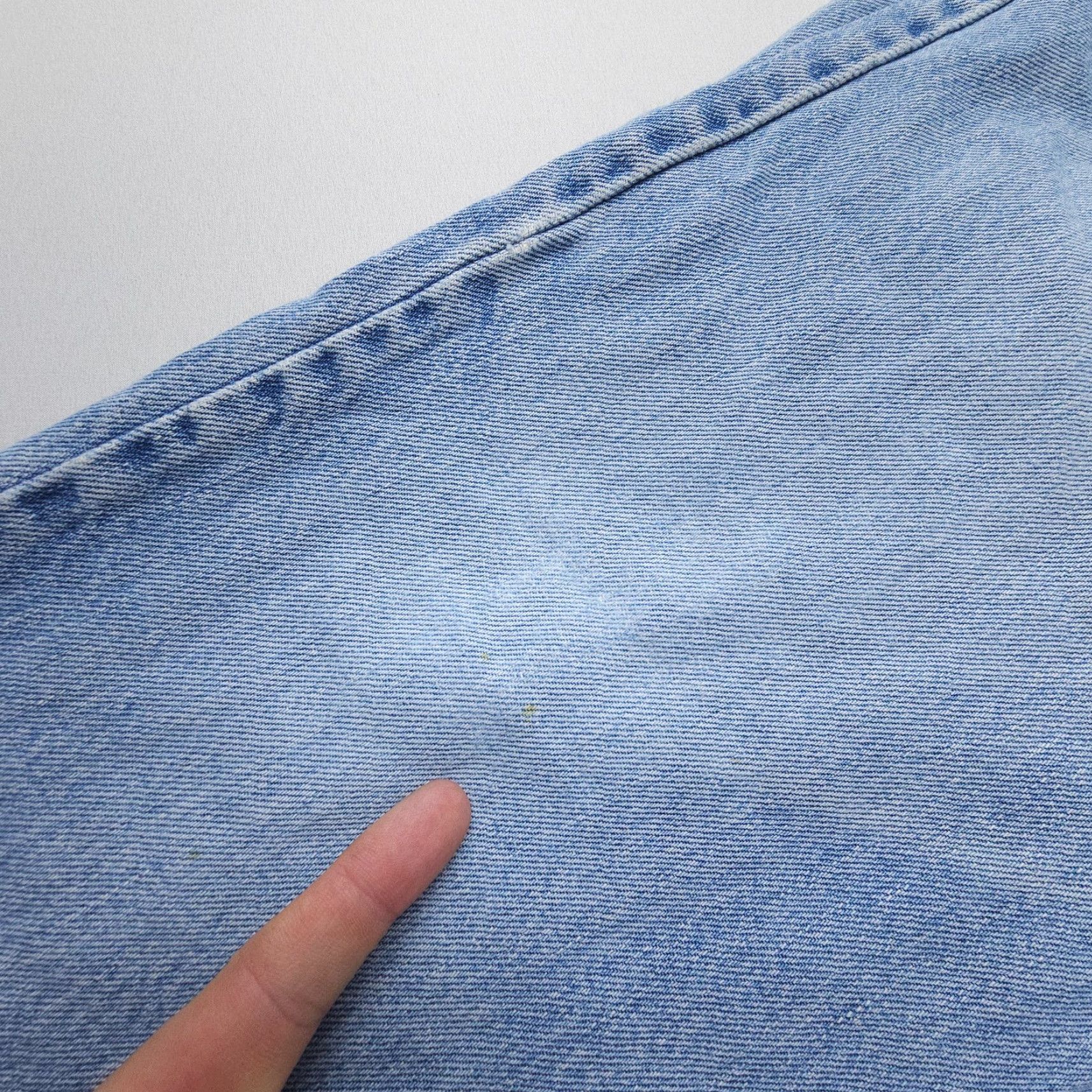 Levi's VINTAGE Levi's 550 Jeans Mens 34 x 30 Light Distressed 90s Baggy Relaxed Tapered Denim Blue Cotton 5-Pocket Style Mens US Size US 34 / EU 50 - 4 Thumbnail