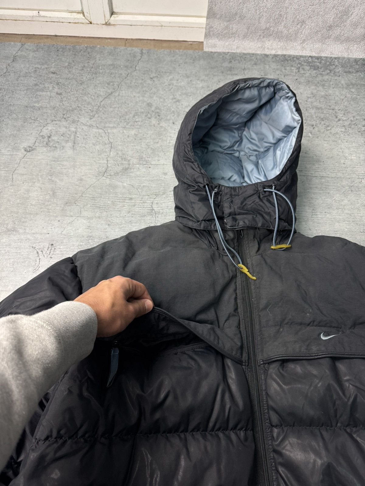 Nike Vintage Nike Distressed Retro Puffer Down Jacket Size US L / EU 52-54 / 3 - 6 Thumbnail