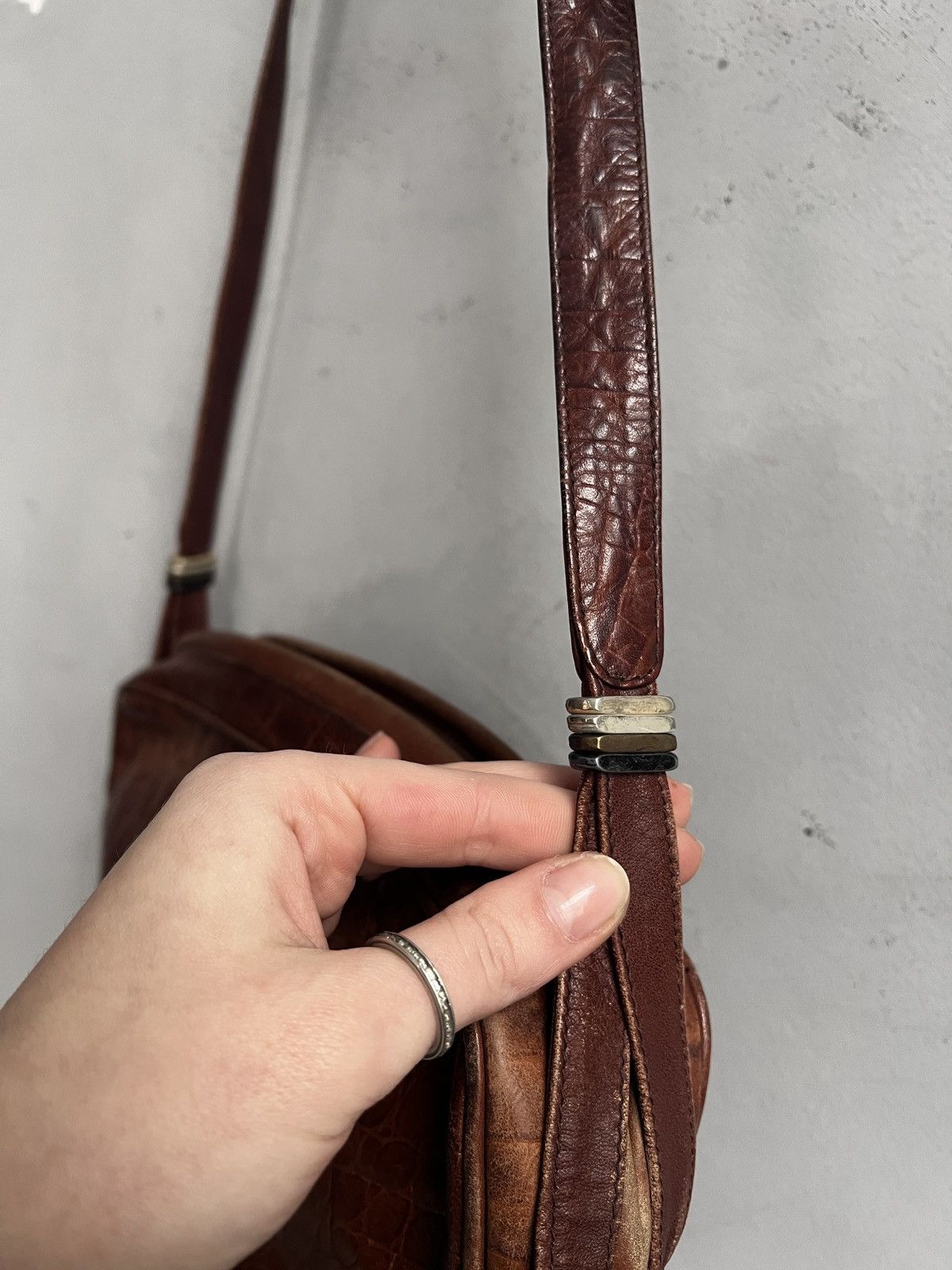 KMRii Rare kmrii style crocodile leather messenger bag hype y2k Size ONE SIZE - 11 Thumbnail