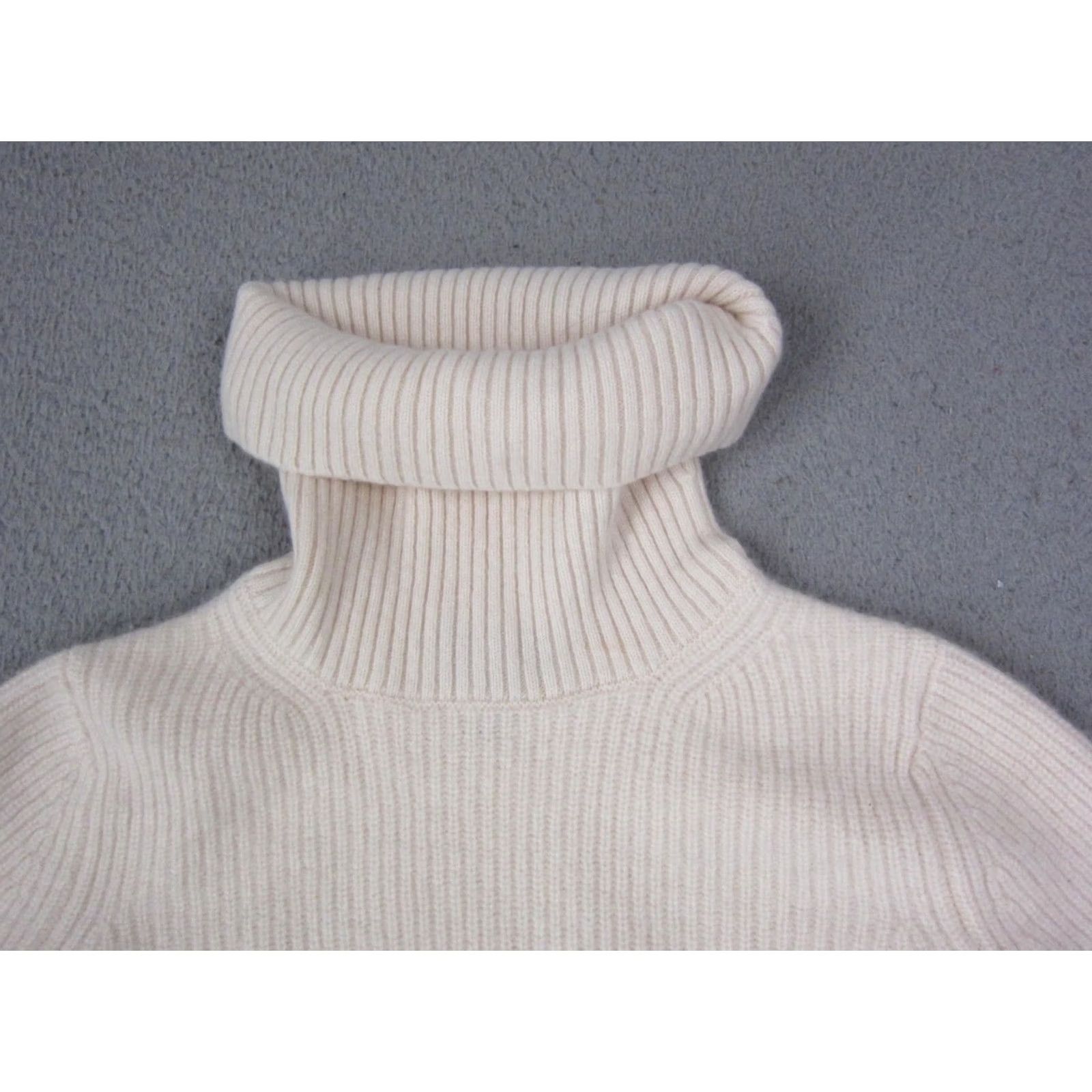 Banana Republic Banana Republic Sweater Womens Small Creme 100% Cashmere Turtleneck Ribbed Size S / US 4 / IT 40 - 2 Thumbnail