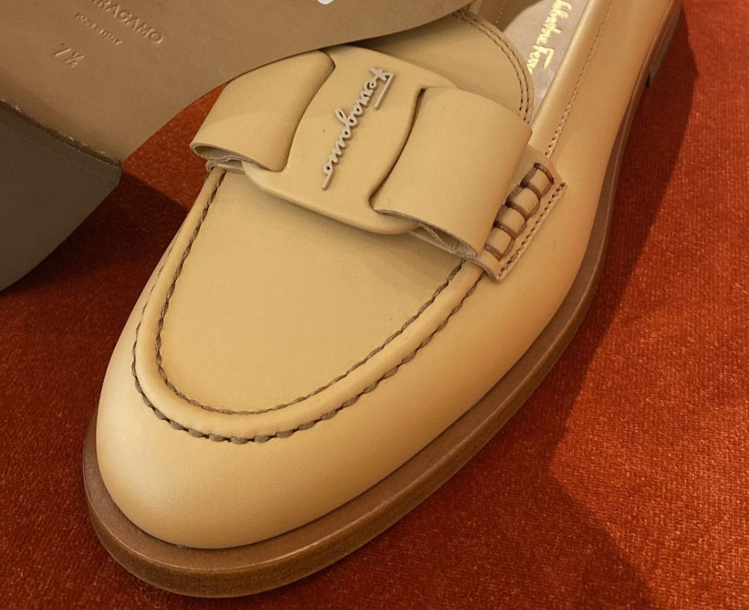 Salvatore Ferragamo o1s1rm0724 Vivaldo Leather Loafers in Beige Size US 9.5 / IT 39.5 - 2 Thumbnail