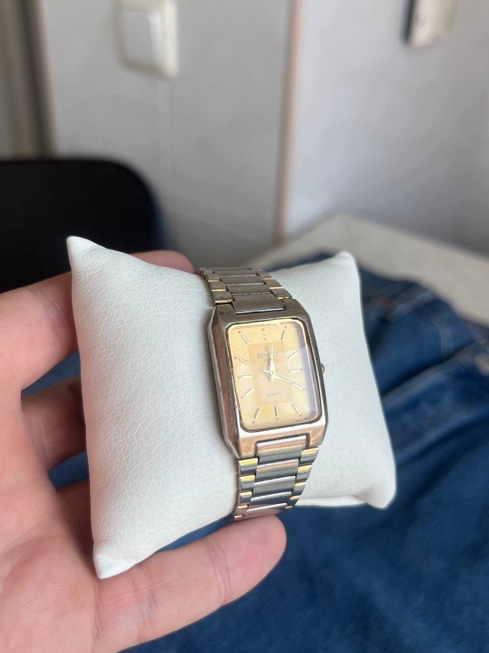 Japanese Brand Futuristic Vintage Japanese Rivoli Quartz Watch Japan Yellow Size ONE SIZE - 3 Thumbnail