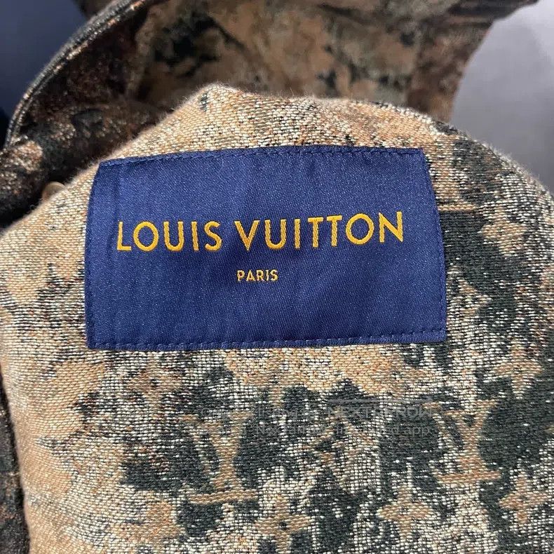 Louis Vuitton Louis Vuitton Camouflage full logo denim jacket Size US M / EU 48-50 / 2 - 4 Thumbnail