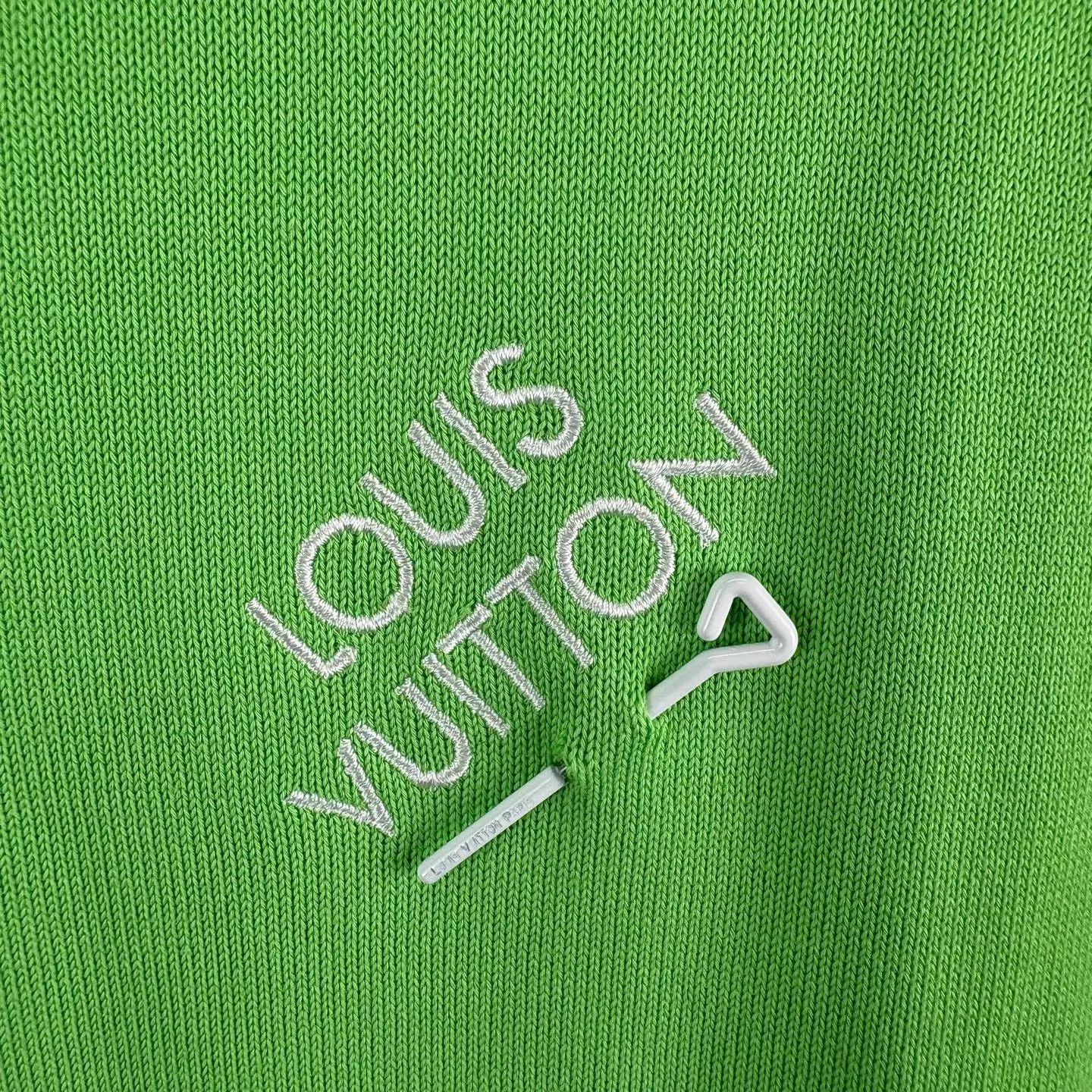 Louis Vuitton Louis Vuitton Green Pin Short Sleeve XL NEW Size US XL / EU 56 / 4 - 4 Thumbnail