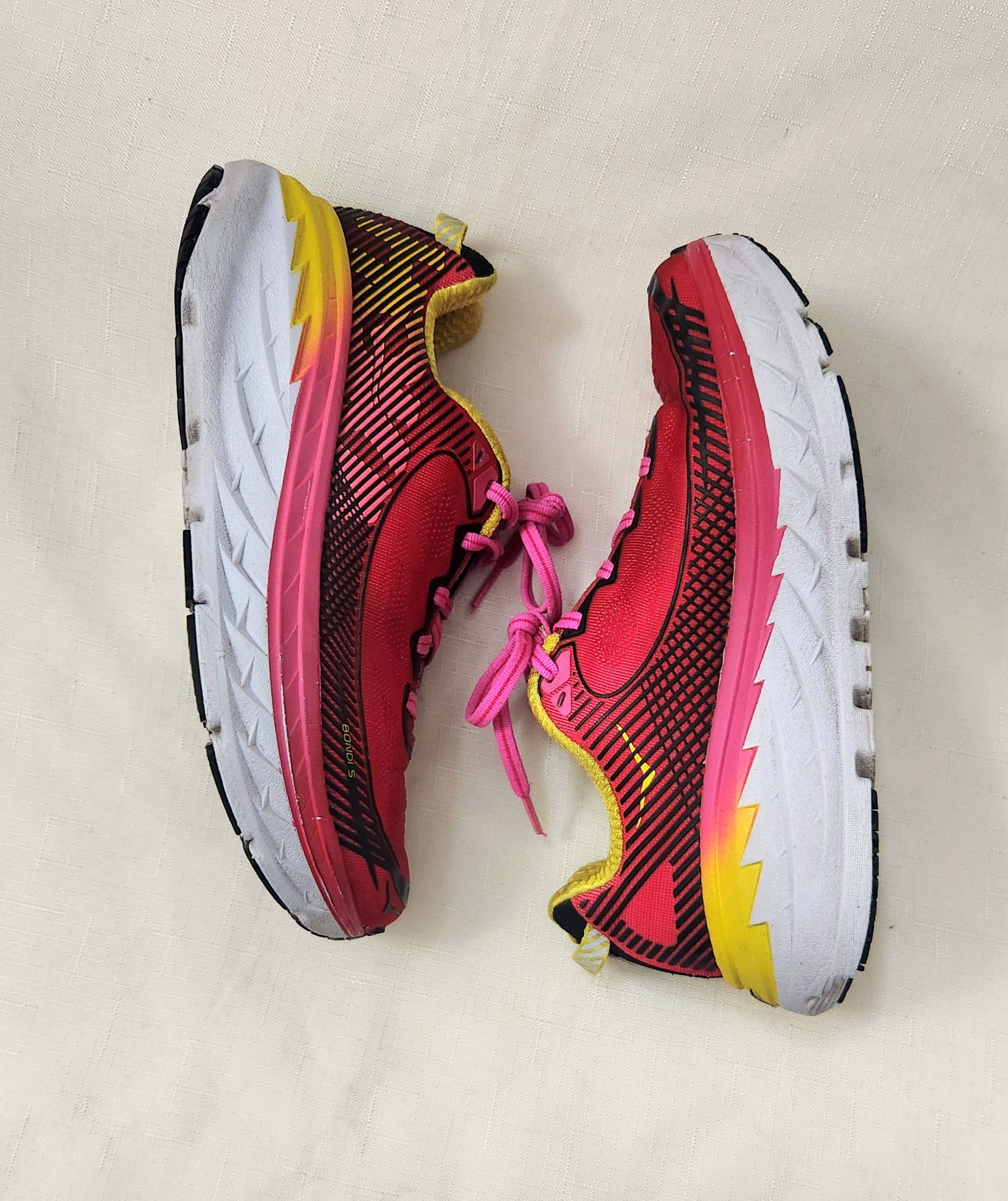 Hoka Hoka One One Bondi 5 Red Pink Running Walking 1014759 Sz 6 Size US 6 / IT 36 - 7 Thumbnail
