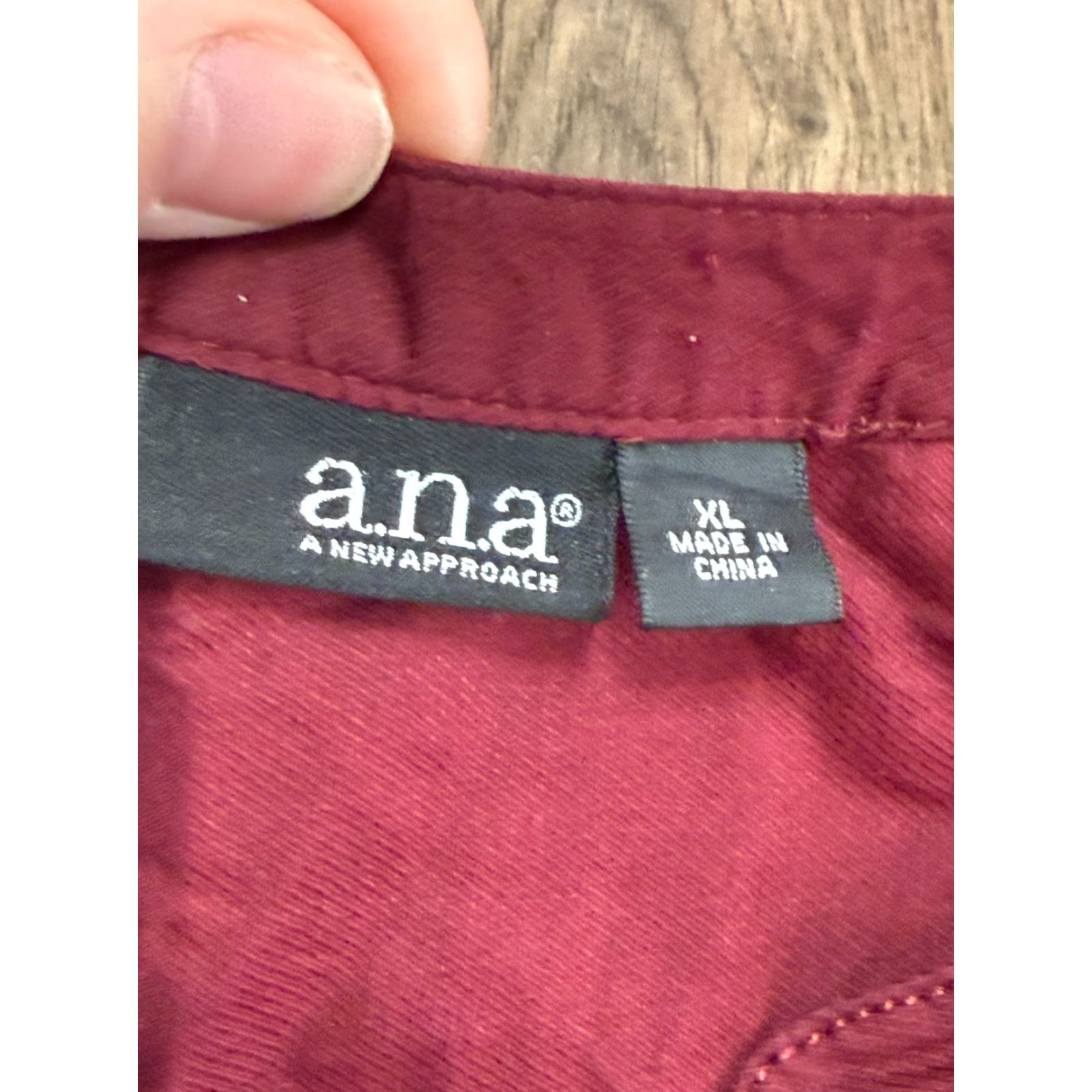 Vintage a.n.a Shirt Women's XL Red Long Sleeve V-Neck 1/4 Button T-Shirt Size XL / US 12-14 / IT 48-50 - 5 Thumbnail