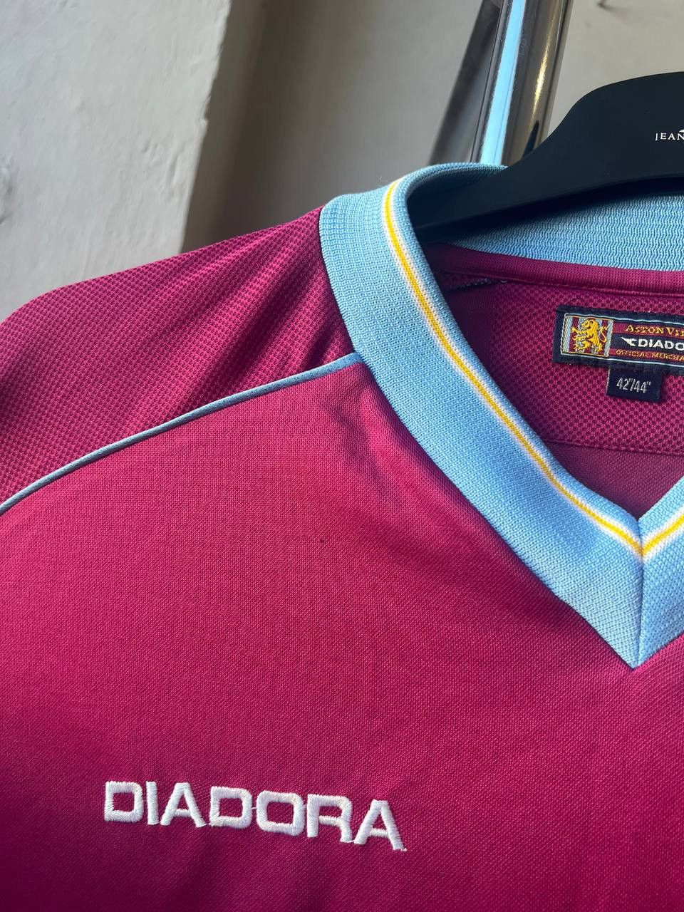 Diadora 2001/02 ASTON VILLA HOME SOCCER JERSEY FOOTBALL SHIRT SZ 44 Size US L / EU 52-54 / 3 - 8 Thumbnail