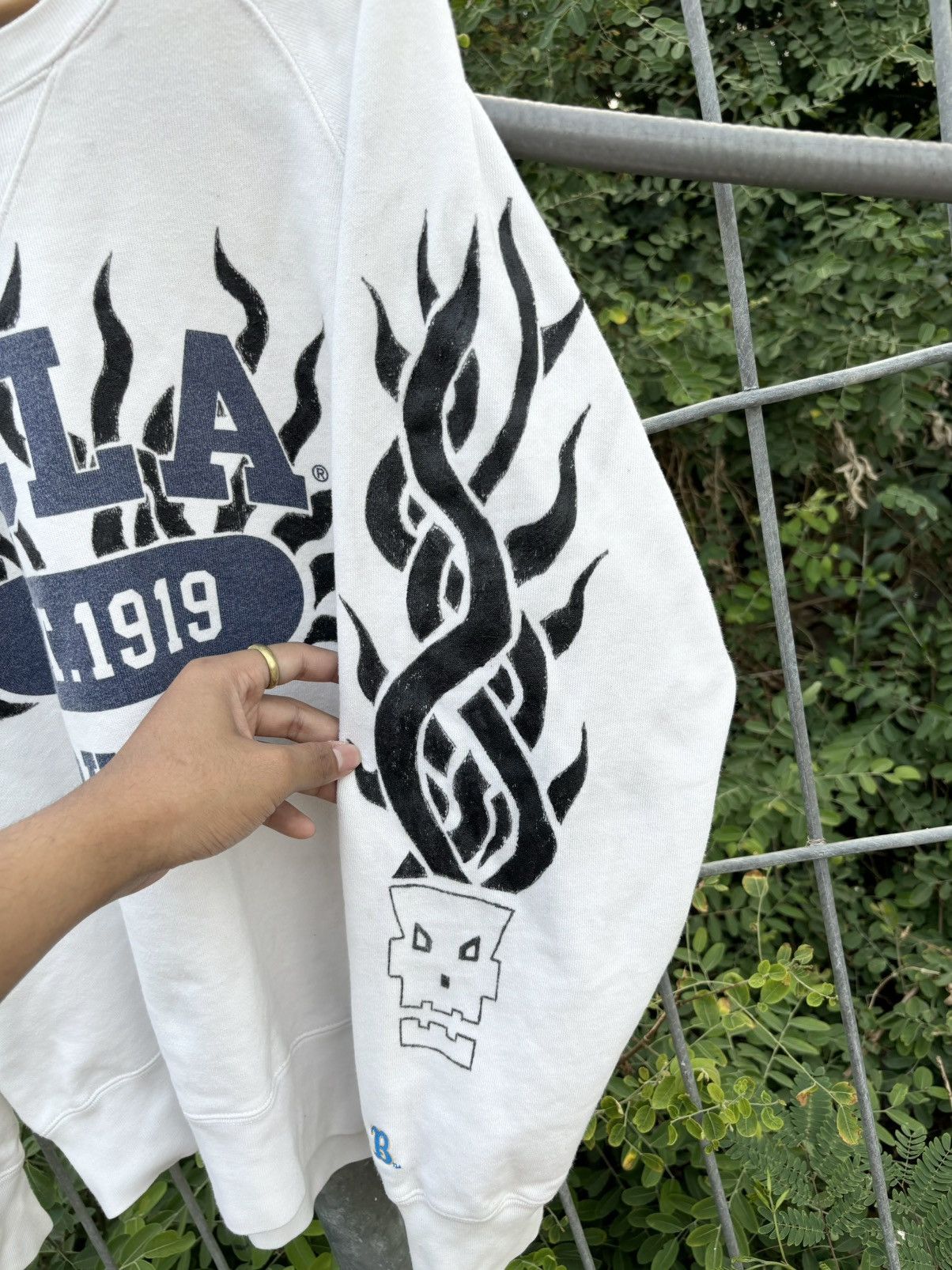 Vintage Vintage Paint UCLA Black Flame Sweatshirt Size US M / EU 48-50 / 2 - 13 Thumbnail