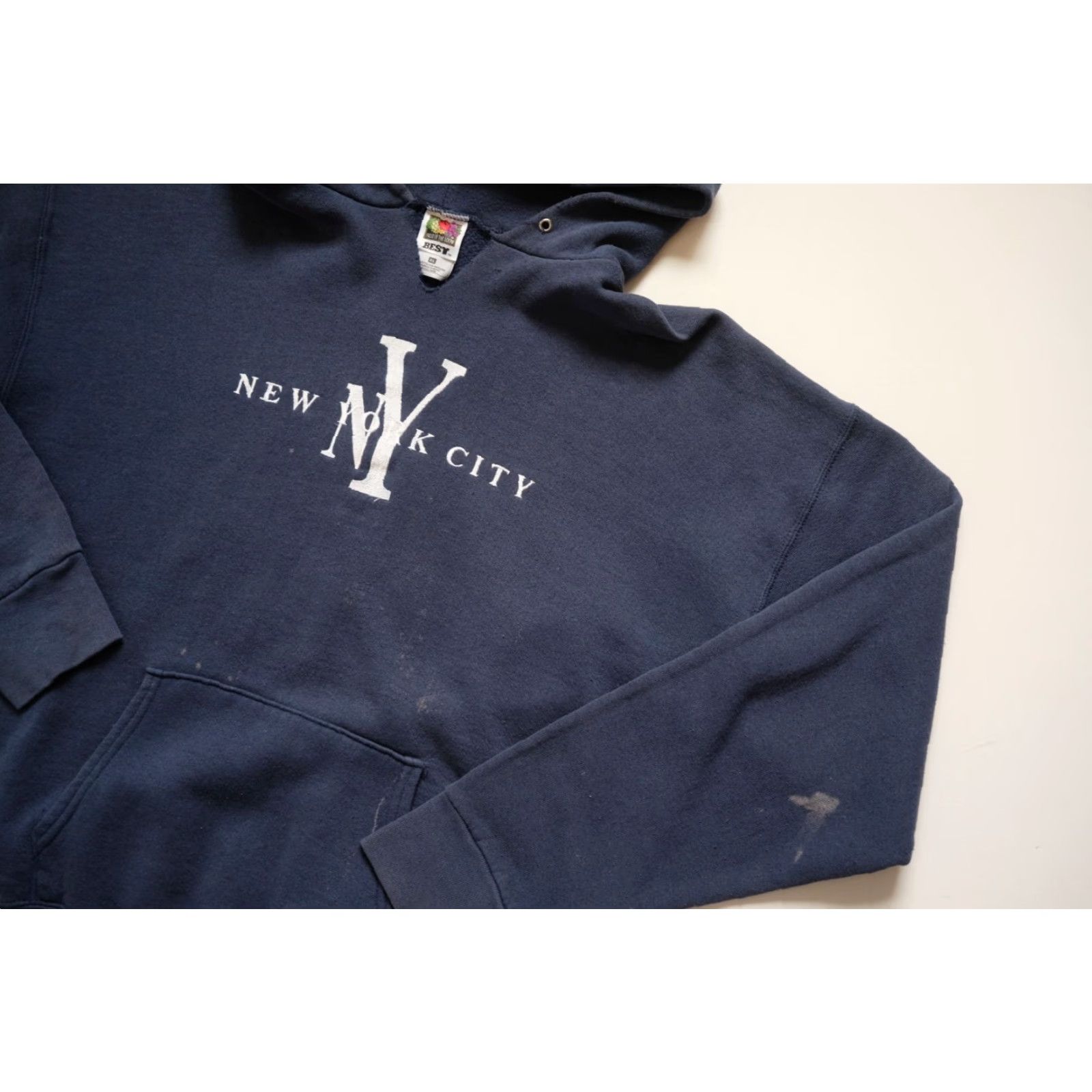 Fruit Of The Loom VINTAGE Fruit of the Loom NYC BLUE DISTRESSED Hoodie Sweatshirt XL Pullover Hooded Mens 90s City Size US XL / EU 56 / 4 - 5 Thumbnail