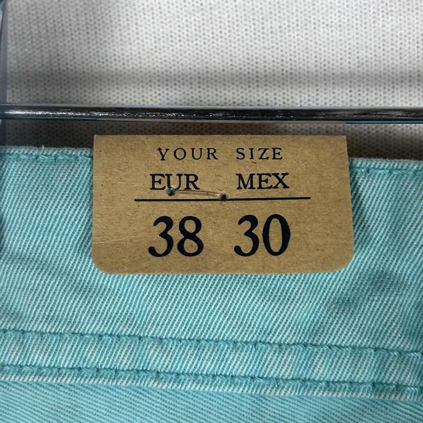 Vintage Pull&Bear Mens Bermuda Shorts 38 Cotton Teal Green Casual NWT Bermuda Shorts Casual Mens Regular Fit Pocketed Zip Closure Size US 38 / EU 54 - 4 Thumbnail