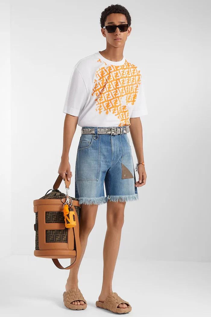 Fendi o1loc1c0824 T-Shirt in White Size US XL / EU 56 / 4 - 2 Thumbnail