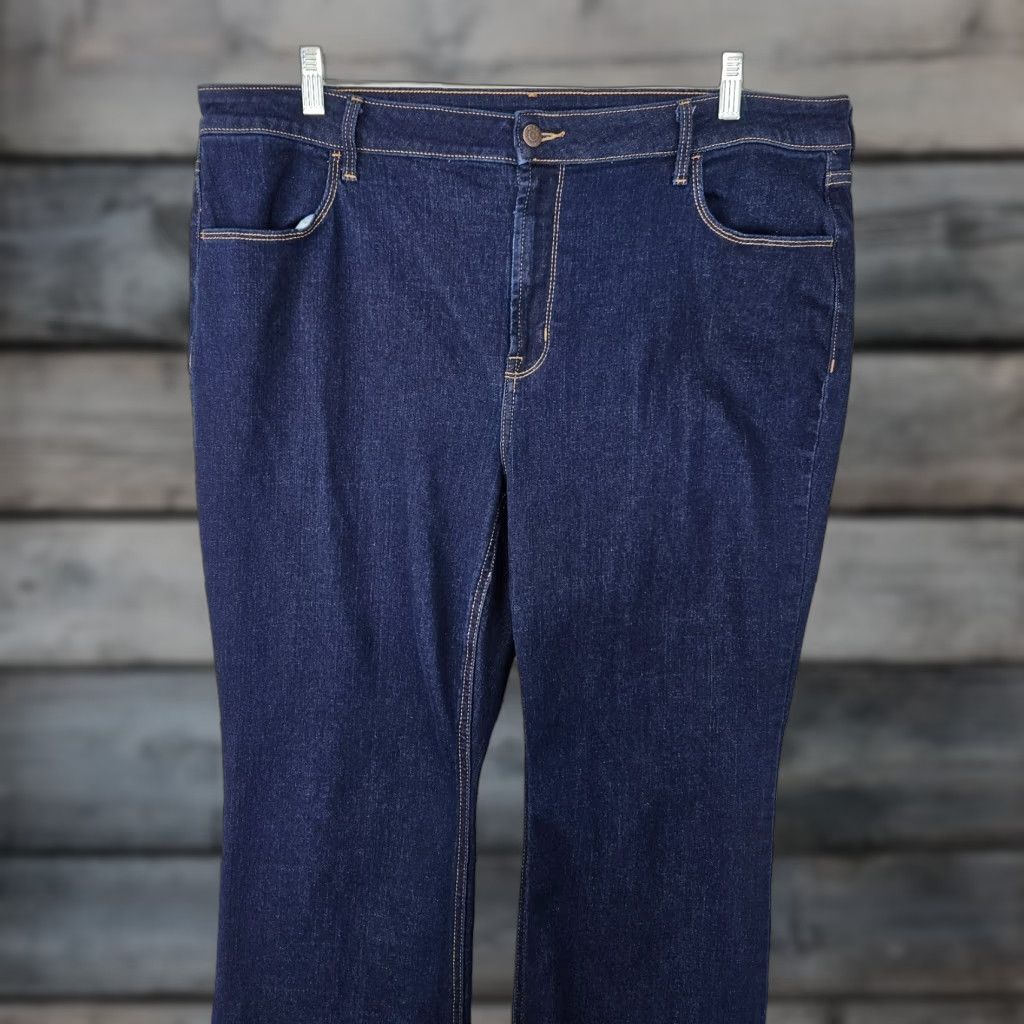 Old Navy **Womens Old Navy Wow Flare Jeans Size 18 Blue High Rise** User: **Womens Old Navy Wow Flare Jeans Size 18 Blue High Rise** Size 40" / US 18 - 1 Thumbnail