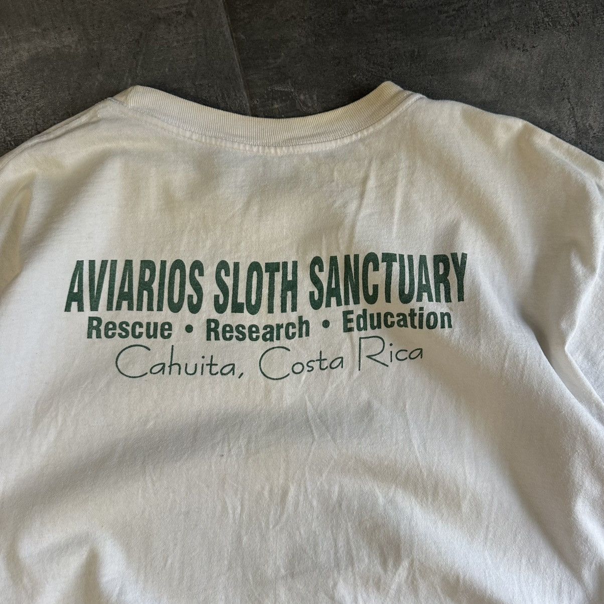 Japanese Brand × Vintage Vintage Buttercup the three - fingered sloth T-shirts 00s Size US L / EU 52-54 / 3 - 11 Thumbnail