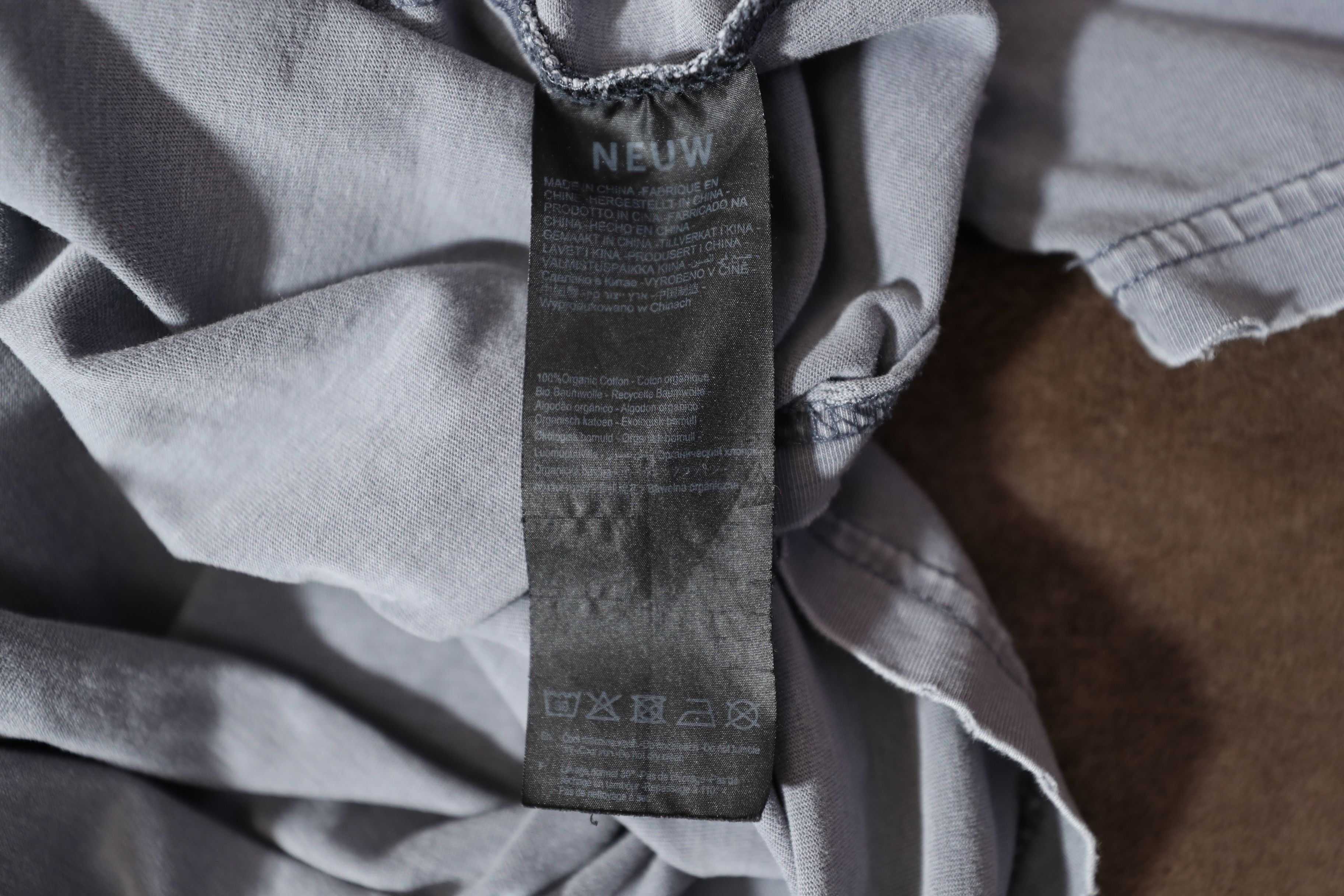 NEUW Denim Neuw Organic Cotton Distressed Brand Tee (L) Size US L / EU 52-54 / 3 - 12 Thumbnail