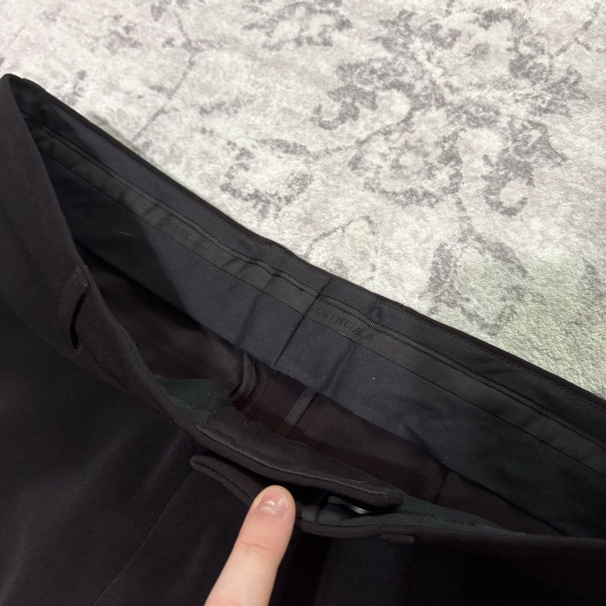 Balenciaga Balenciaga 2023 Pleated Trousers BNWT Black | Size M Size US 33 - 5 Thumbnail