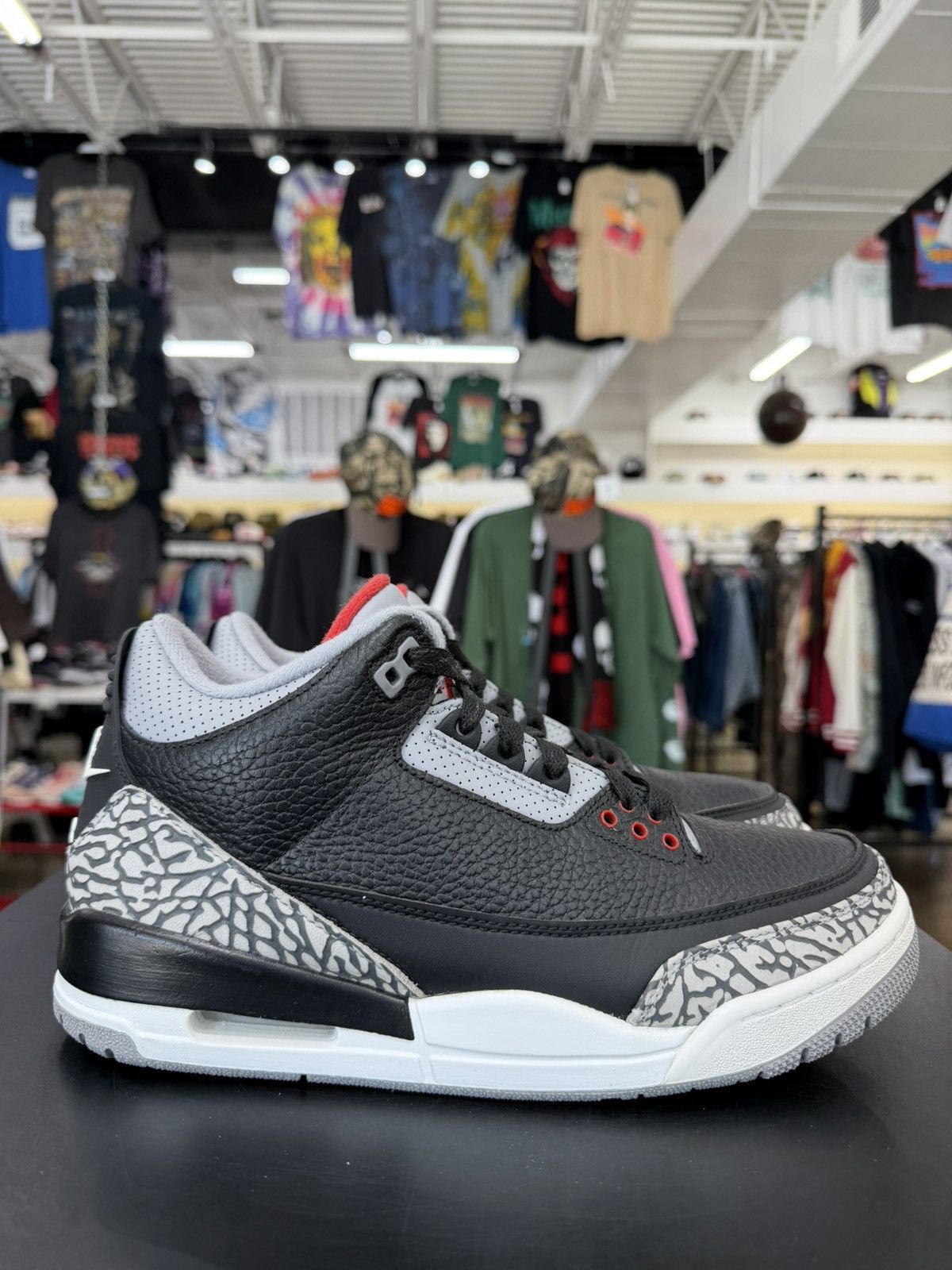 Jordan Brand Jordan 3 Black Cement Size 8.5 (2018) Size US 8.5 / EU 41-42 - 6 Thumbnail