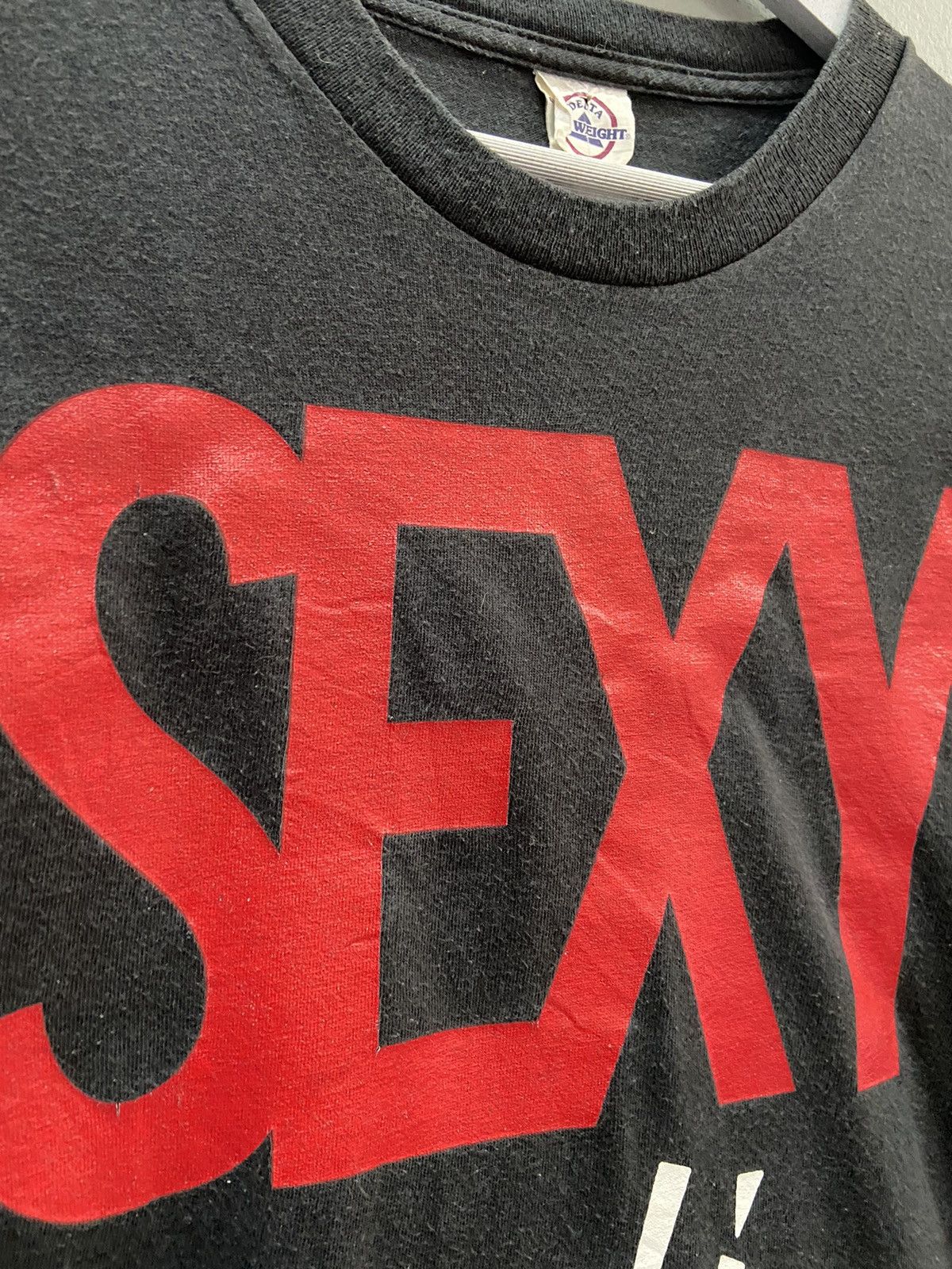 Delta SEXY AND I KNOW IT LMFAO GRAPHICS TEE SHIRT Size US M / EU 48-50 / 2 - 4 Thumbnail