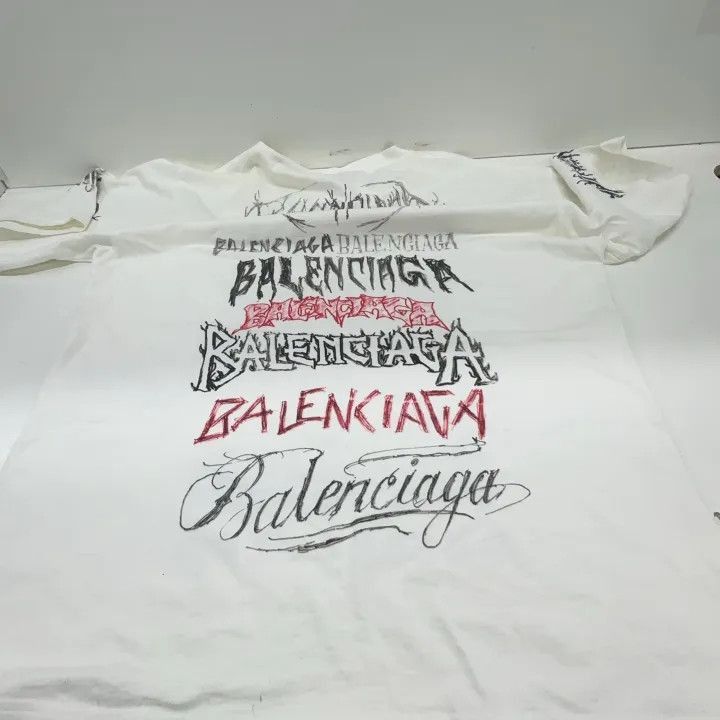 Balenciaga Balenciaga Balenciaga SS24 New Year Logo Print TShirt -250 Size US L / EU 52-54 / 3 - 9 Thumbnail