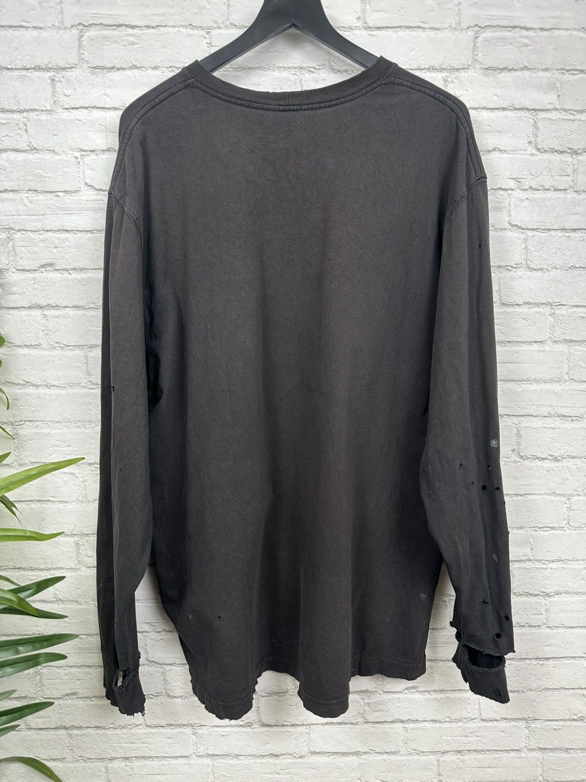 Carhartt (XL) THRASHED OUT FADED Carhartt Longsleeve Tee Size US XL / EU 56 / 4 - 13 Thumbnail