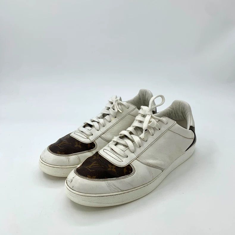 Louis Vuitton Louis Vuitton White logo old flower lace-up casual sports Size US 10.5 / EU 43-44 - 1 Thumbnail